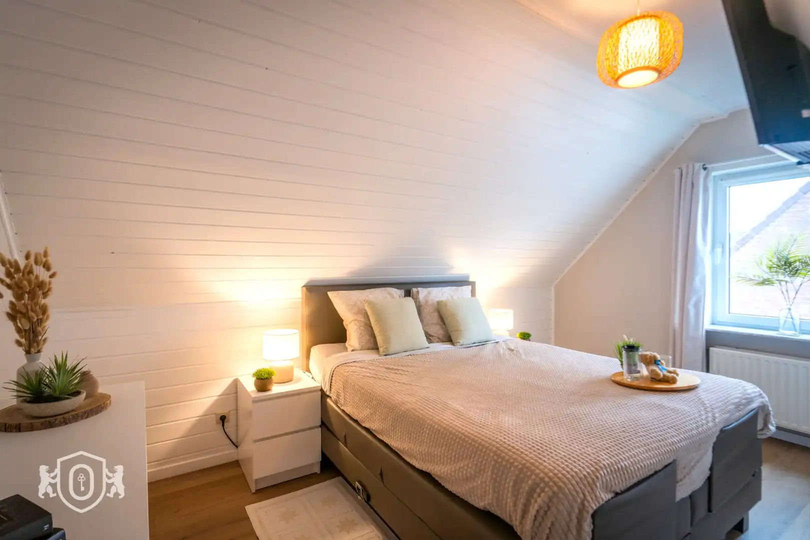 Halfopen 4-slpkr woning met tuin & garage foto 22