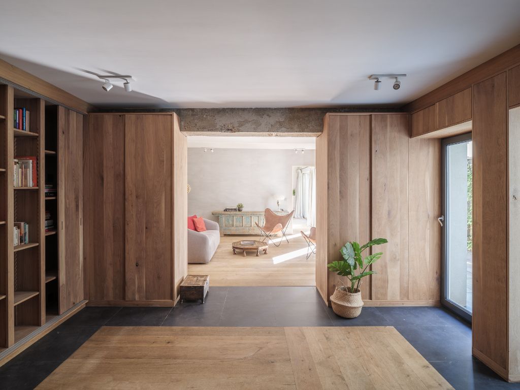 Wabi Sabi naar de hand van architect Tatsuro Miki. Exclusief 1 slpk-appartement met ruim en groen terras in een prestigieus gebouw te Centrum Gent. foto 2