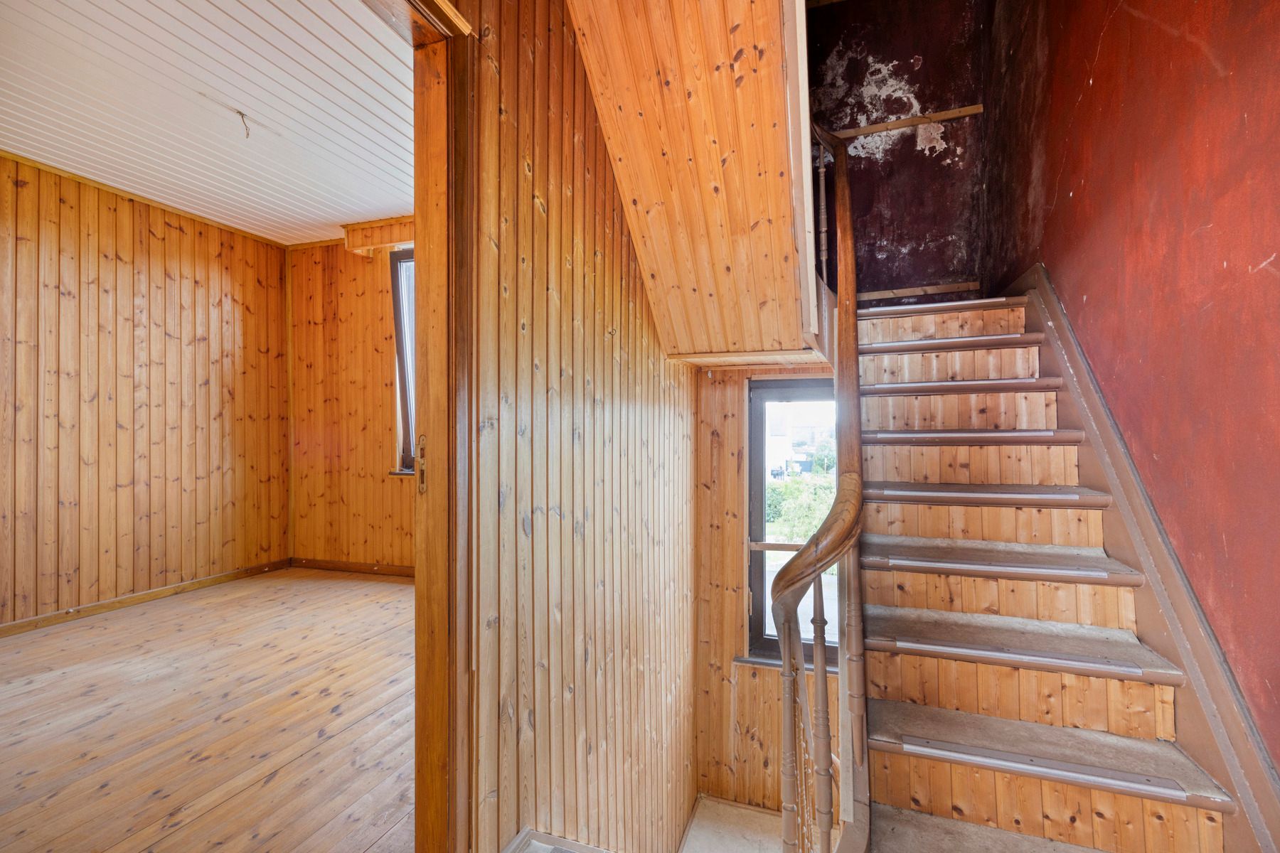 Te renoveren woning (3 slpk) met tuin. foto 5