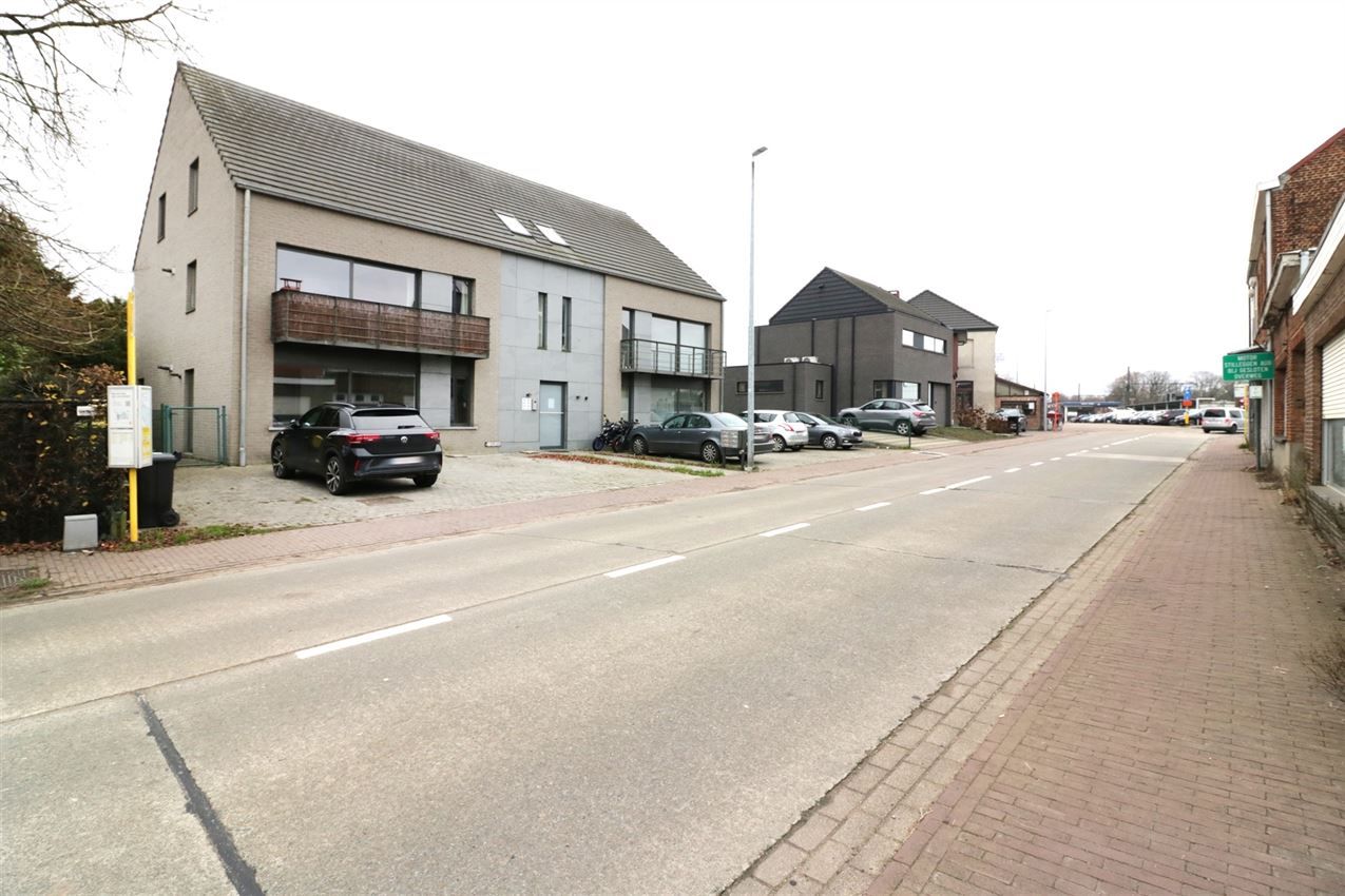 Gelijkvloers app met 1 slpk, terras, nabij station foto 15
