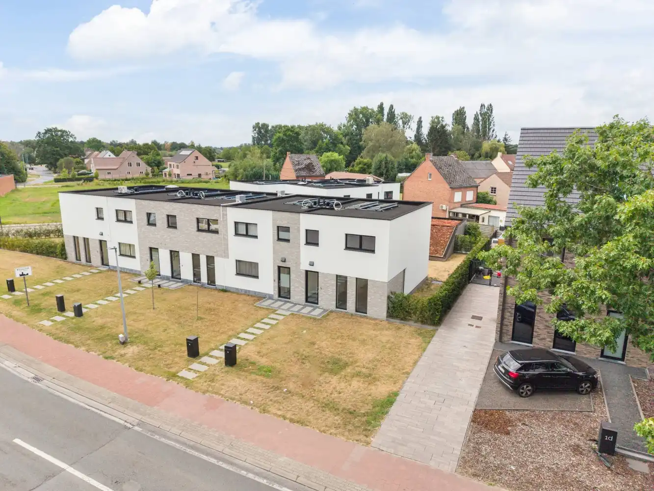 Volledig afgewerkte woning met 3 slaapkamers, tuin en 2 ondergrondse parkeerplaatsen foto 32