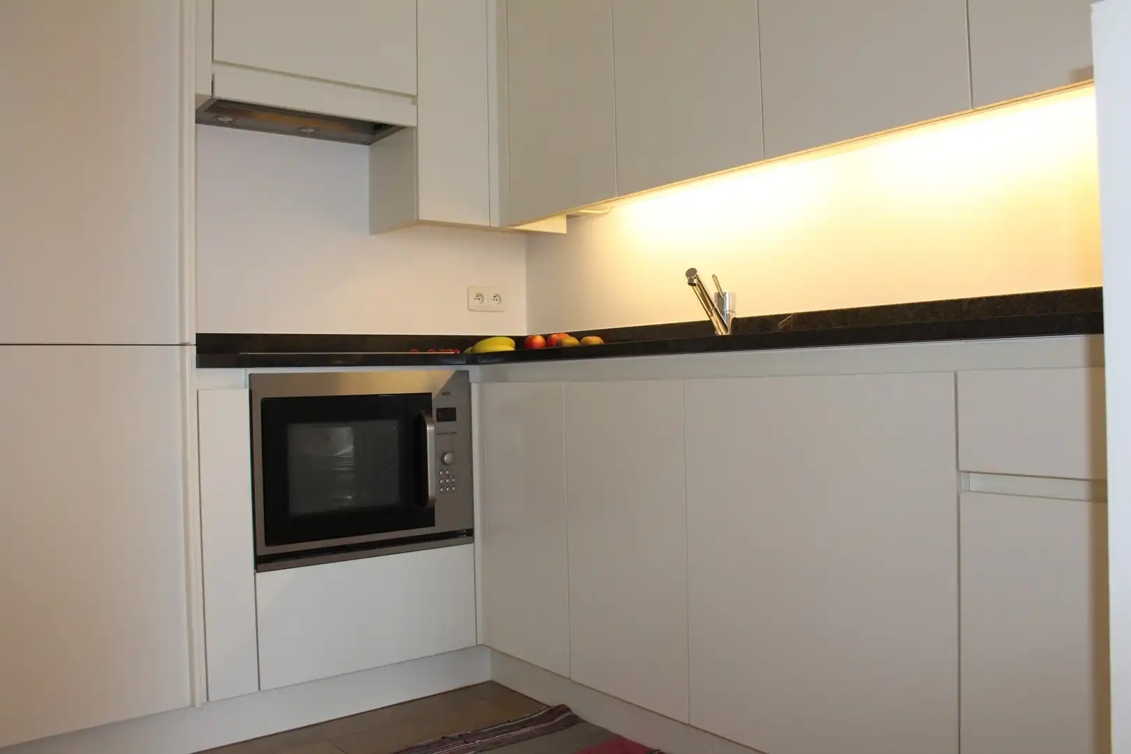 Lichtrijk appartement te koop in centrum Eeklo foto 4