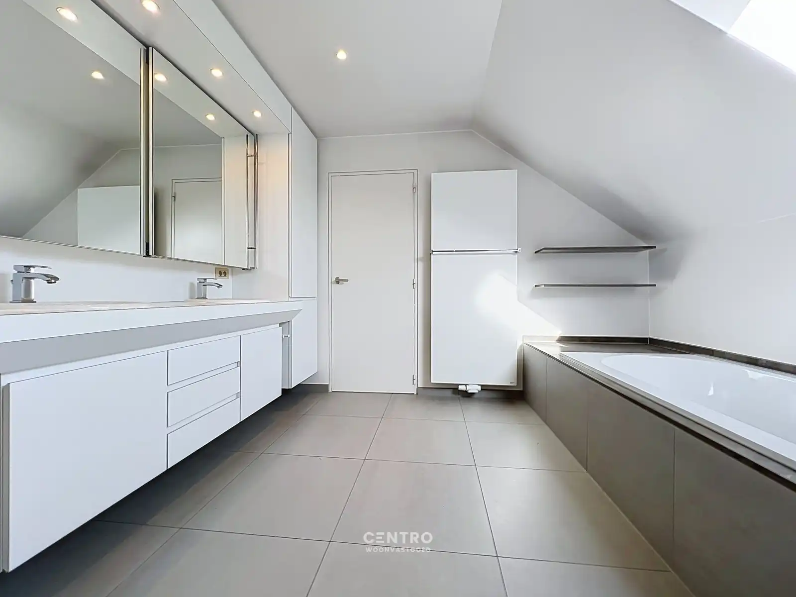 EXCLUSIEVE VILLA MET RUIME KANTOORVLEUGEL OP 1.191 M² – LUXE, RUIMTE EN VEELZIJDIGHEID! foto 16