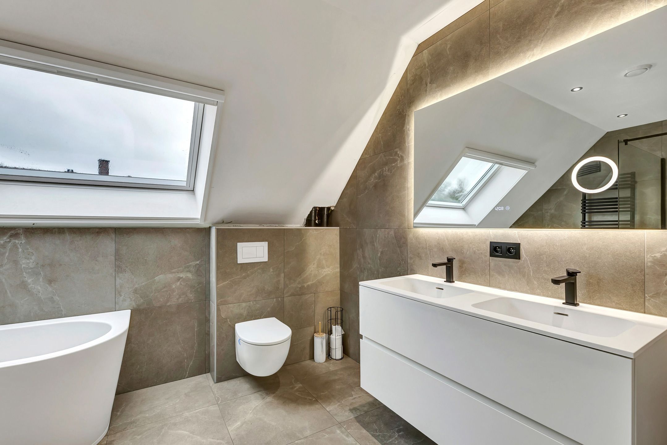 Unieke instapklare (kangoeroe)woning met praktijkruimte foto 12