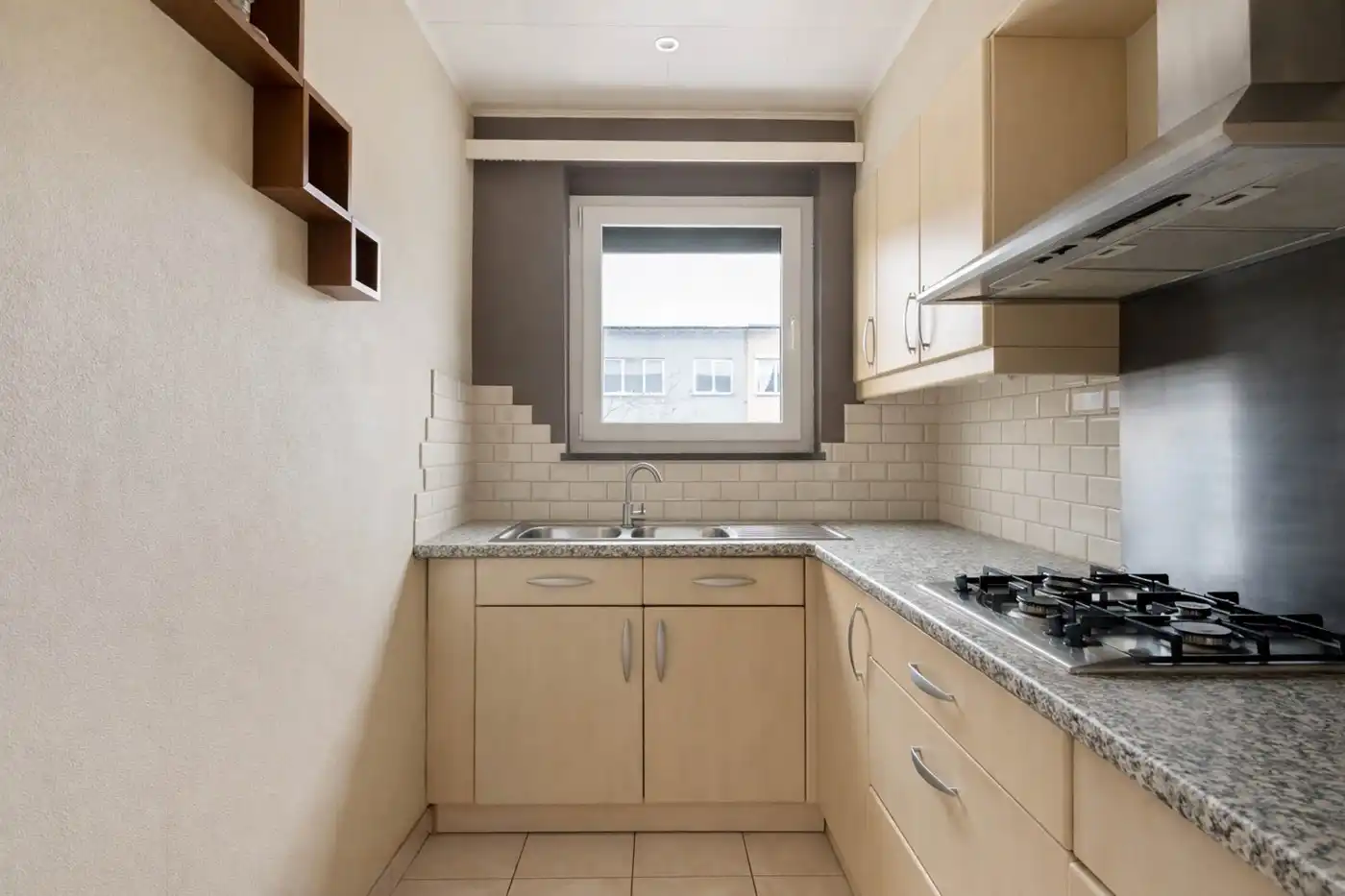 Gezellig app. op 1e verd. met 2 slpk., terras en garage foto 9