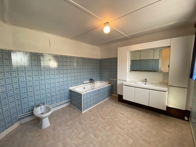 Te renoveren art deco woning met tuin op 900m² foto 12