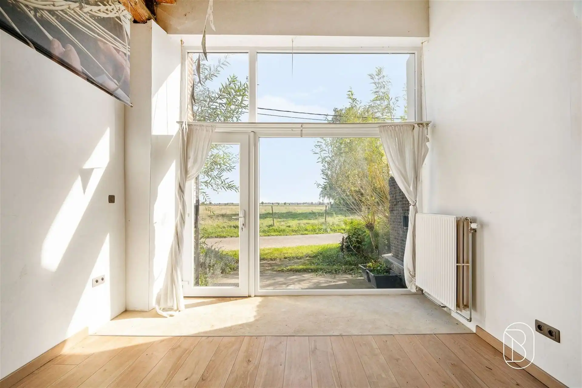 Gerenoveerde hoeve met veel lichtinval op 3.800 m² foto 9