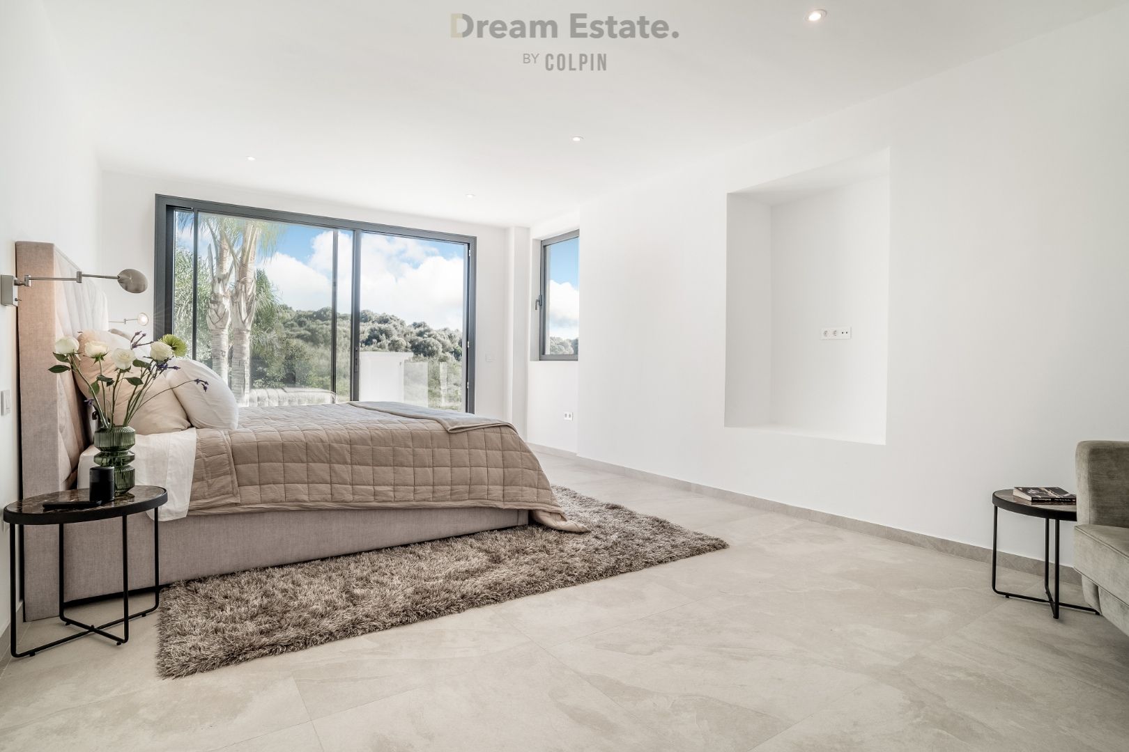 Een moderne familie villa te El Paraiso, Benahavis, New Golden Mile foto 9