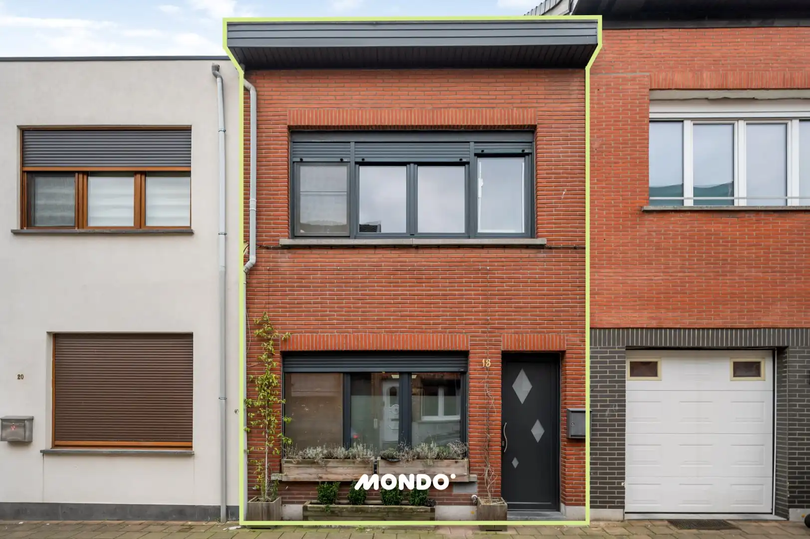 Uitzonderlijke woning met enorme tuin te koop in Hoboken – Instapklaar & energiezuinig (EPC B) foto {{pictureIndex}}