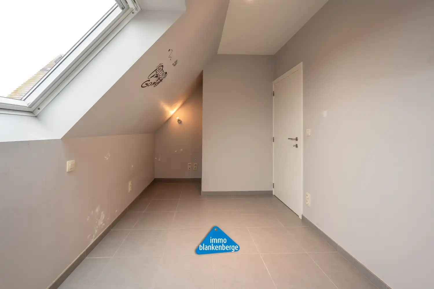 Recent zeer ruim duplex appartement in Uitkerke foto 19