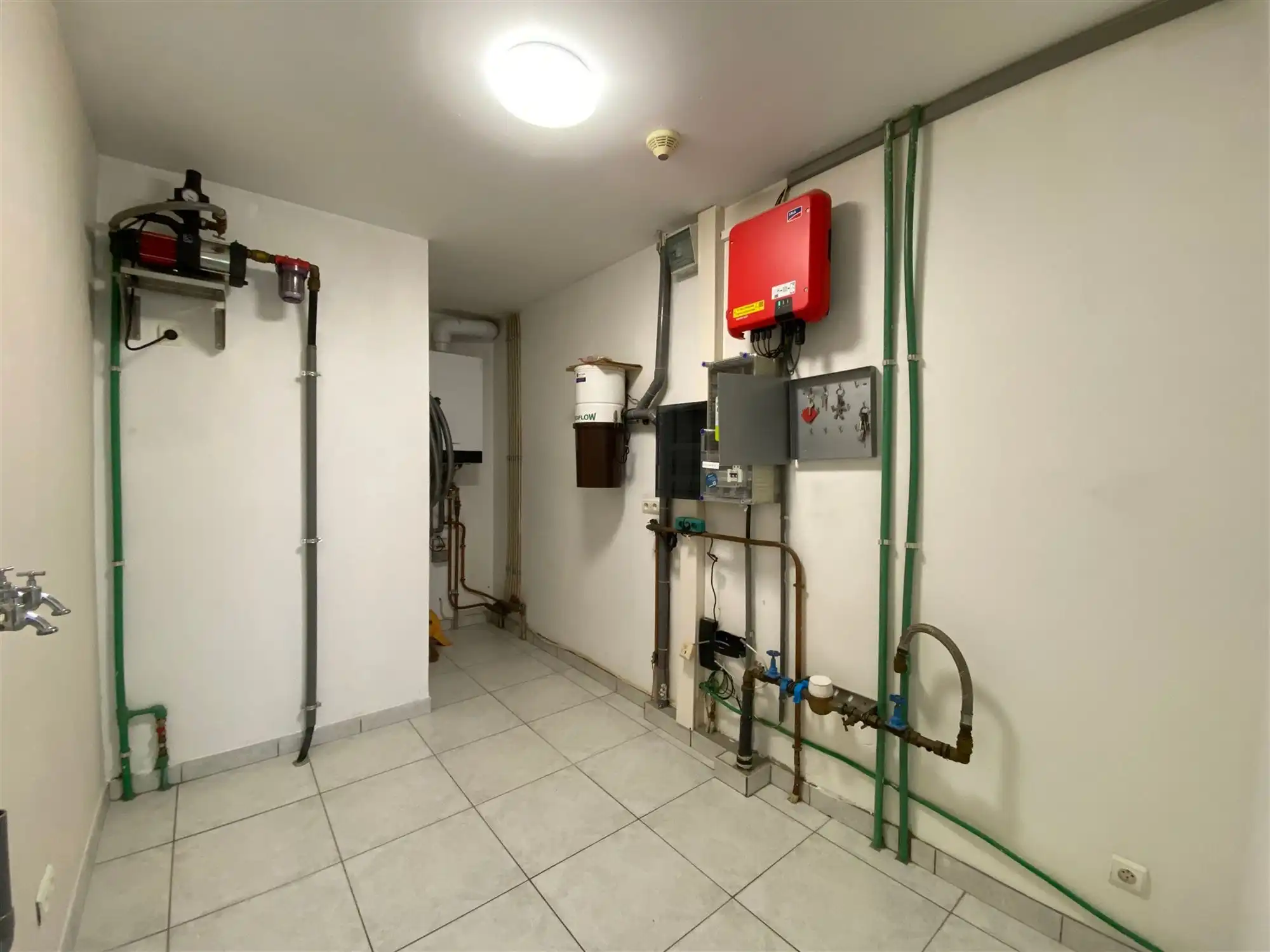 Halfopen bebouwing met grote tuin en veel parkeercomfort  foto 11