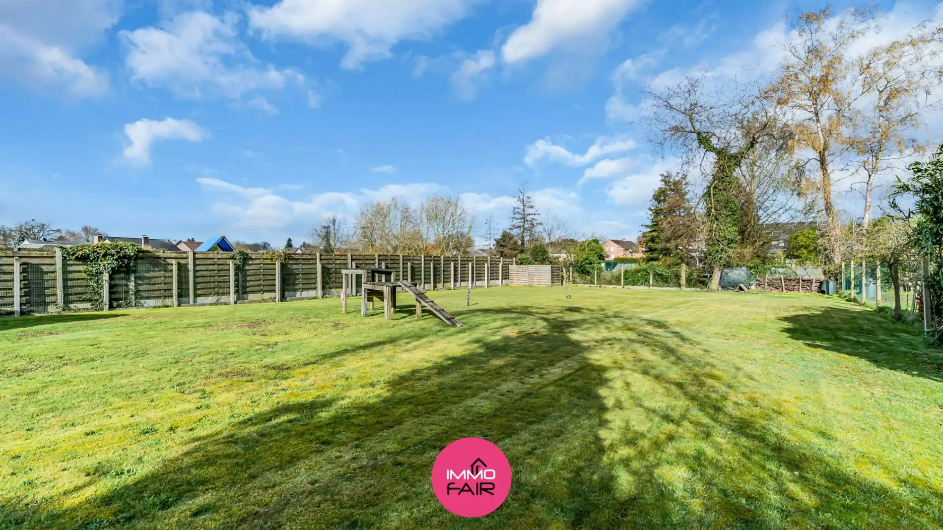 Instapklare bungalow met royale tuin op rustige topligging in Houthalen foto 14