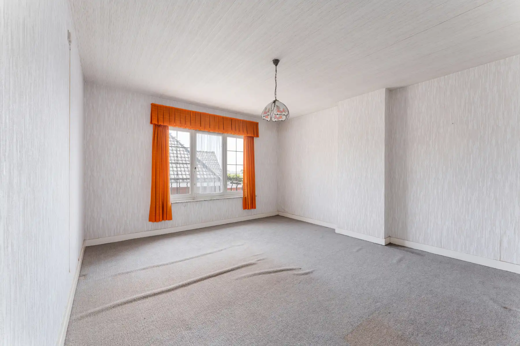 Statige woning met ruime loods foto 16