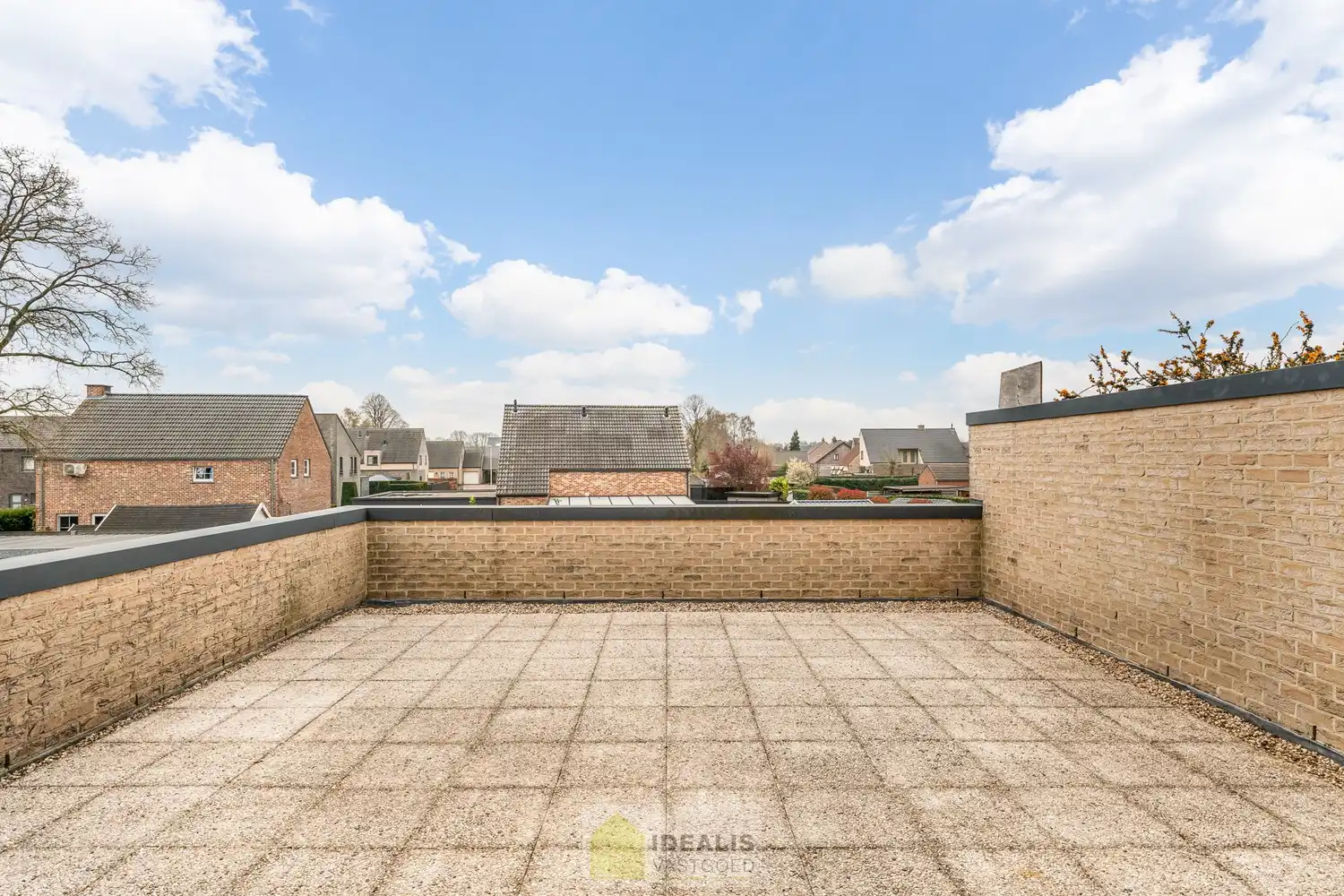 IDEALIS VASTGOED – INSTAPKLAAR DUPLEX APPARTEMENT GELEGEN OP UITERST CENTRALE LOCATIE TE HECHTEL-EKSEL foto 19