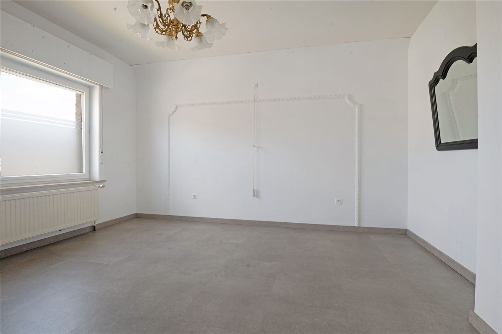 Te renoveren woning in doodlopende straat foto 13