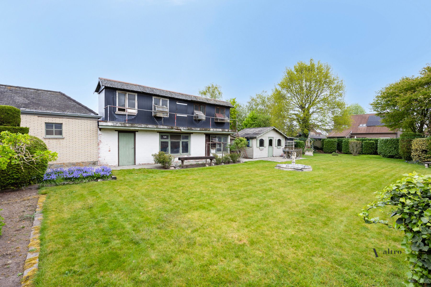 Deels gerenoveerde woning in het groene Bellem foto 15