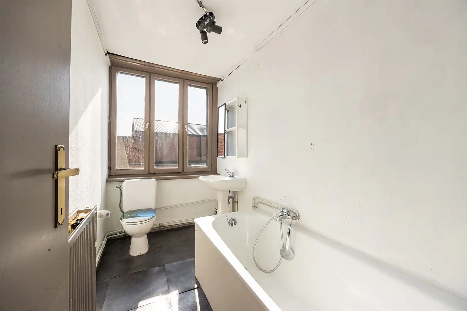 Handelszaak met mogelijkheid tot eengezinswoning foto 10