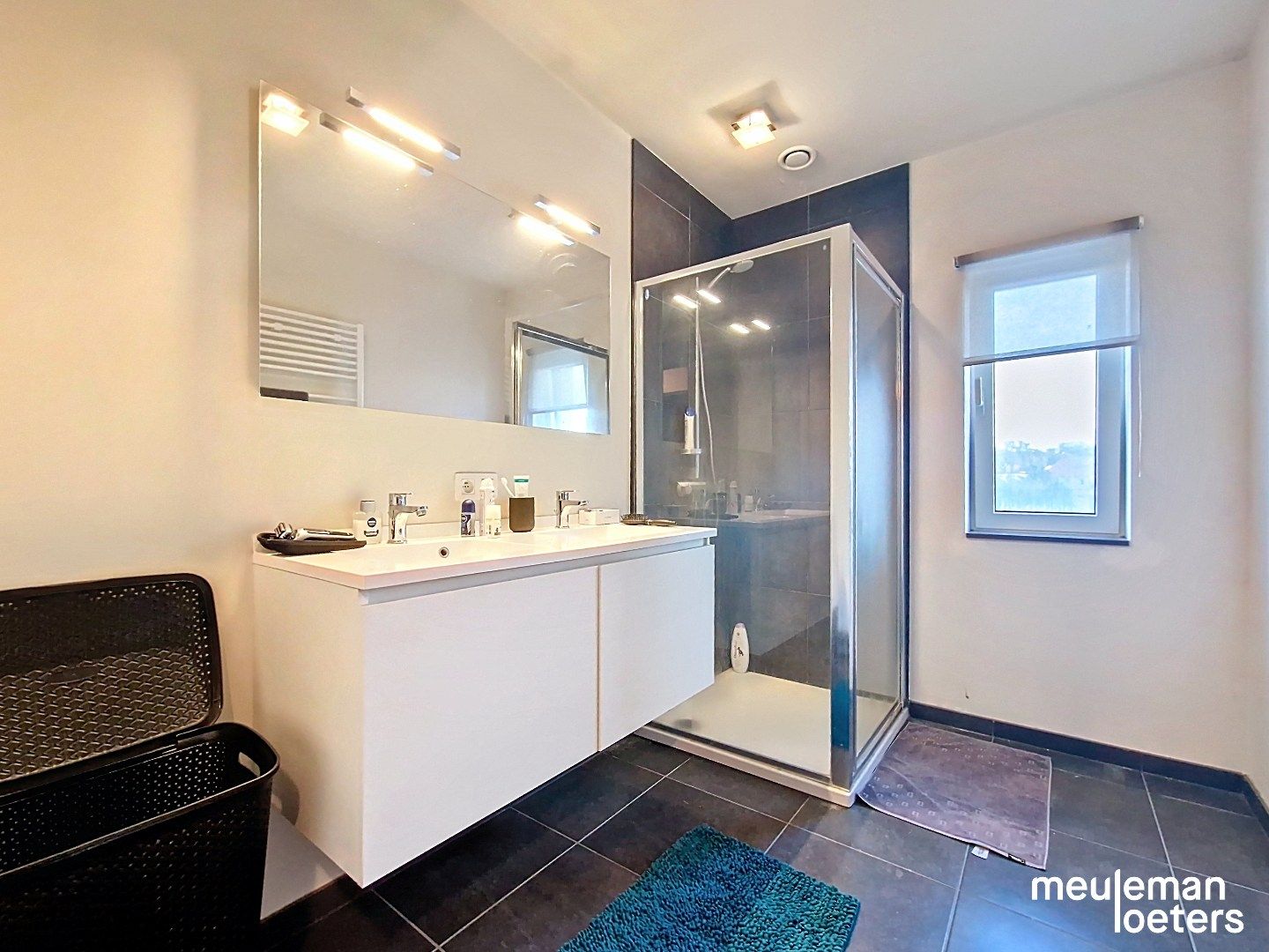 Kwalitatief afgewerkt appartement met parkeerplaats foto 9