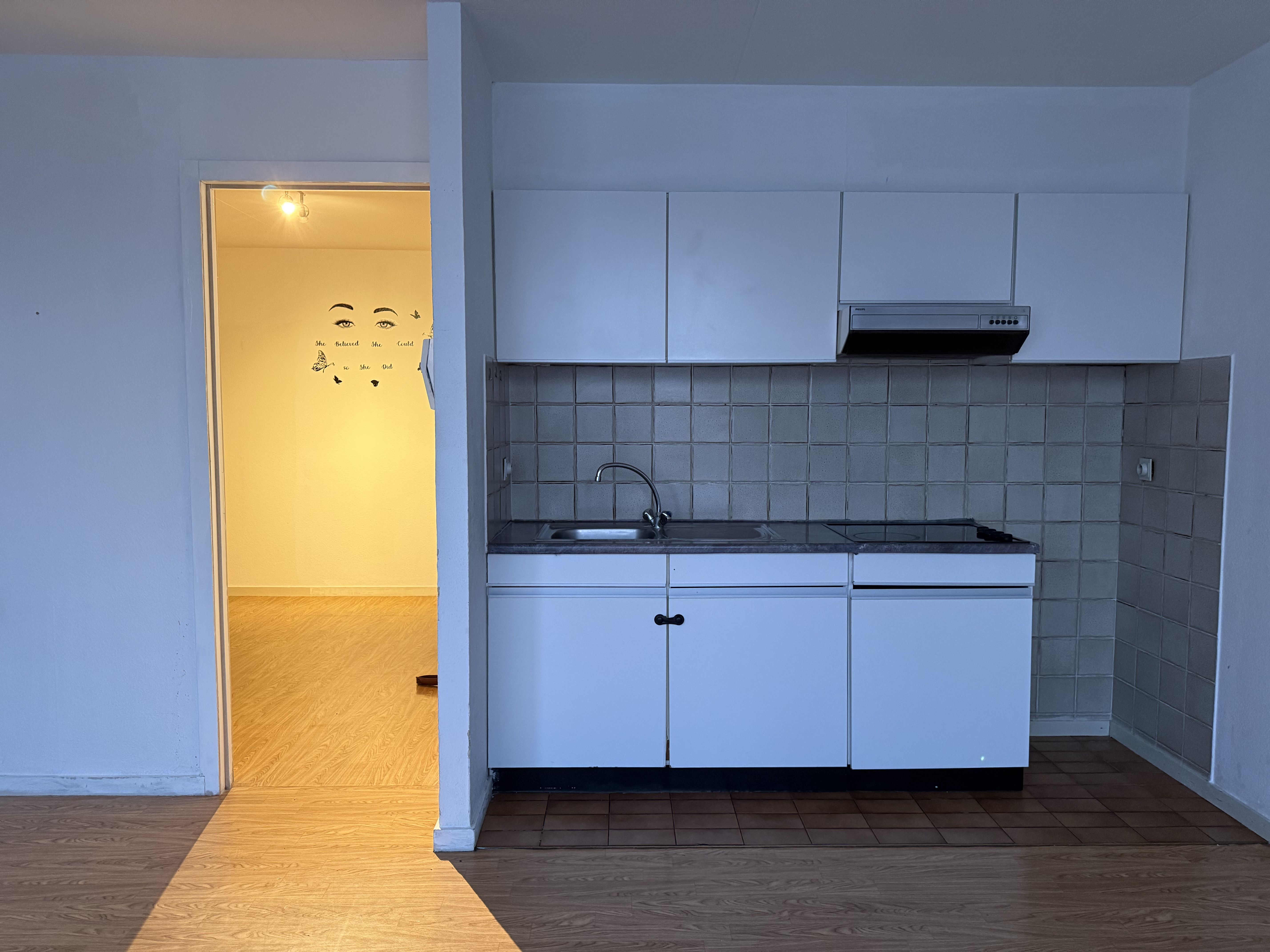Appartement te huur voor 1 jaar in centrum Brasschaat - huurprijs inclusief verwarming en water. foto 2