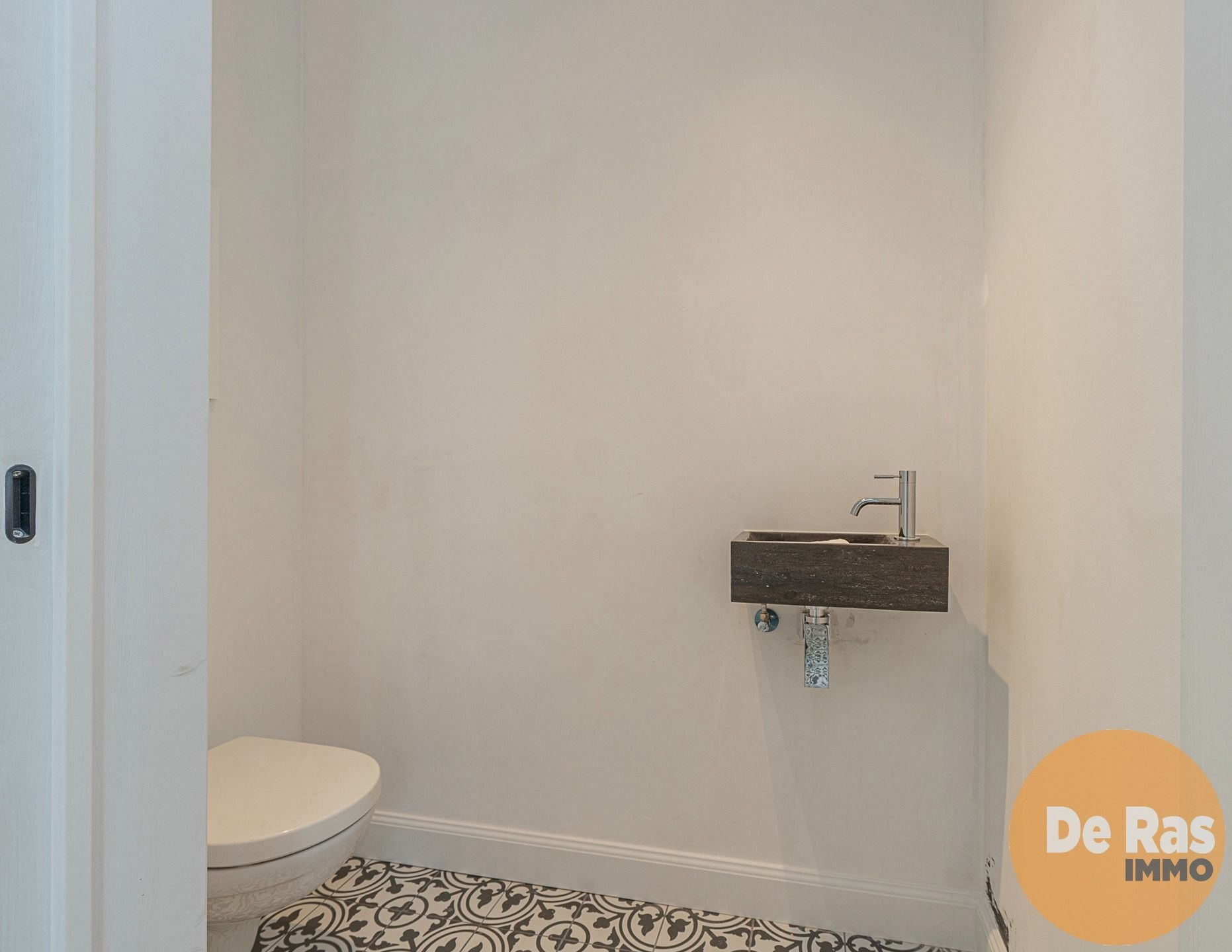 IMPE - Totaal vernieuwde woning met 2 slaapkamers foto 4