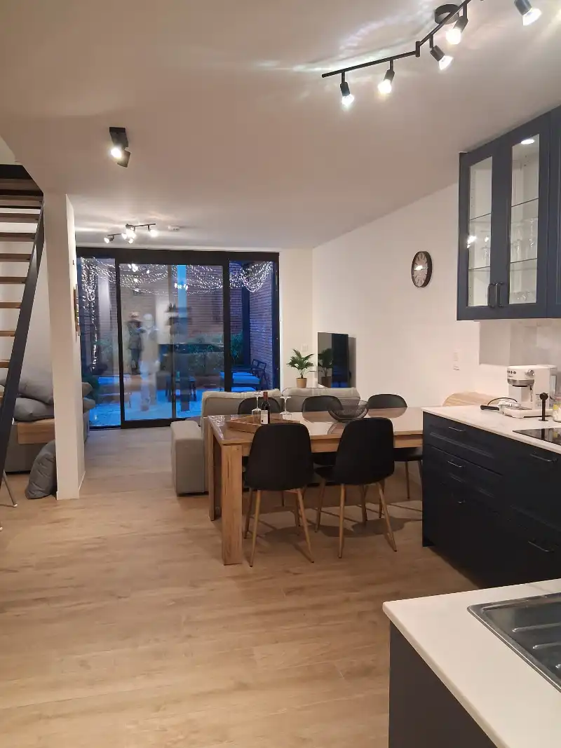 Prachtig gemeubelde duplex te huur foto 16