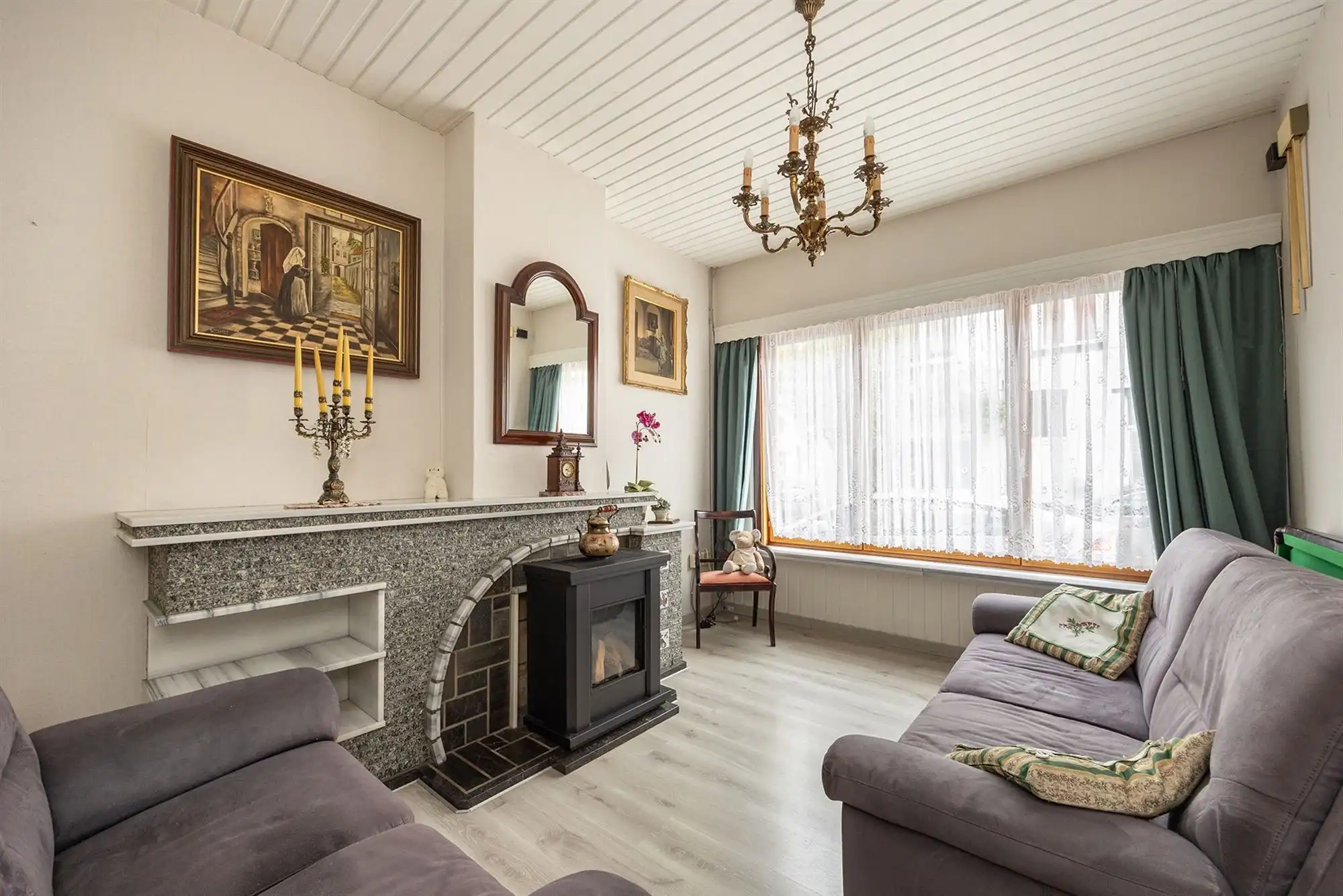 Gezinswoning met drie slaapkamers, tuin en garage foto 4