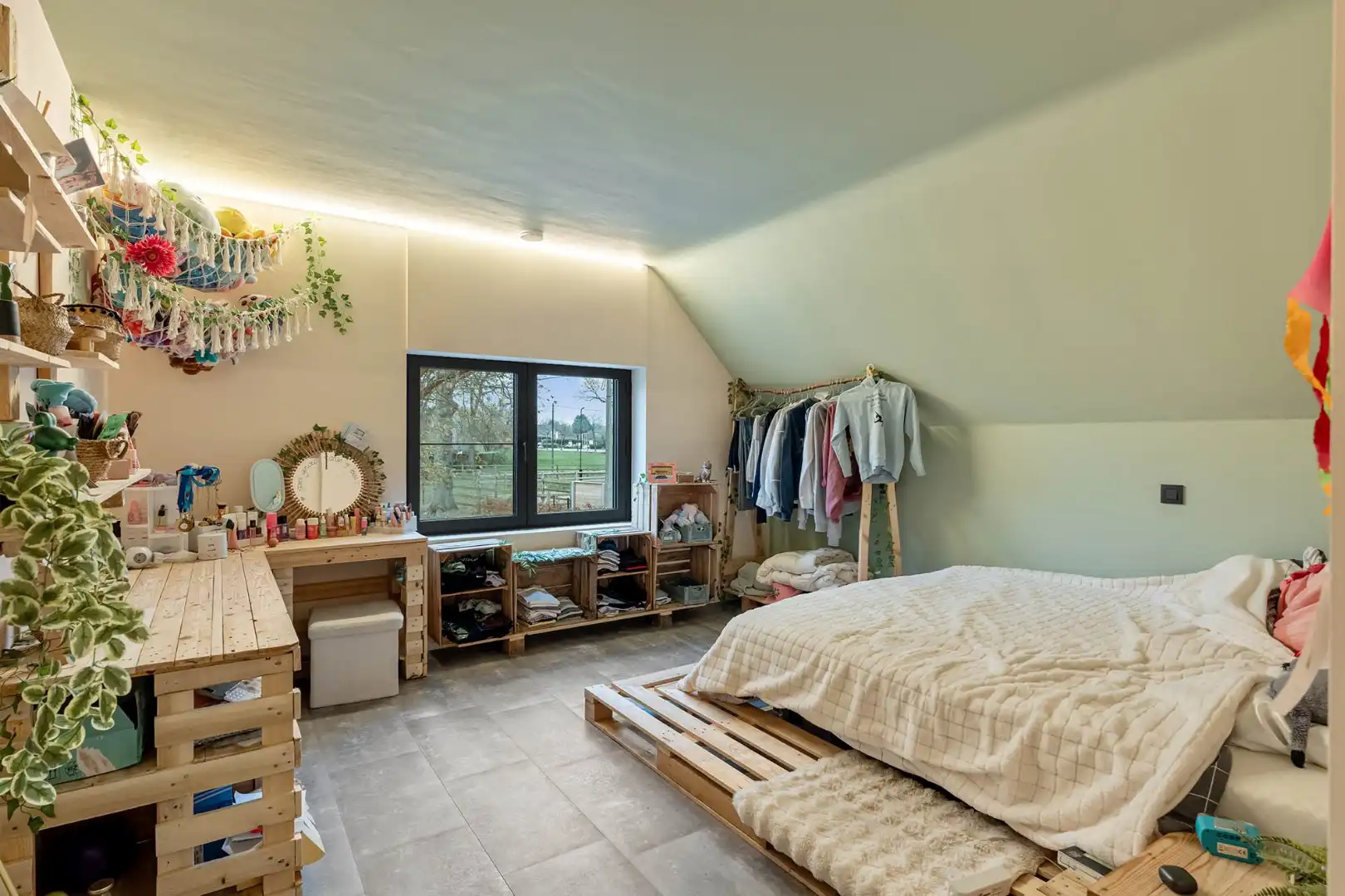 Uniek landhuis op een perceel van +/- 27 are in een GROENE oase foto 16