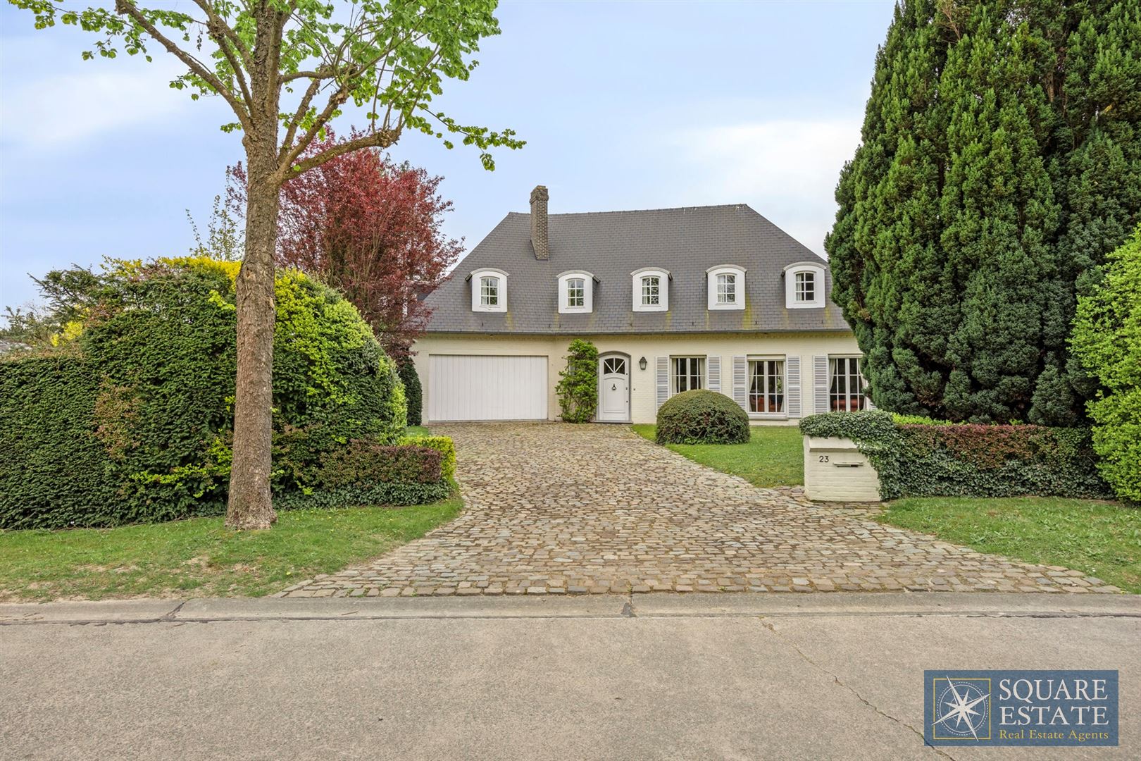 Hoofdfoto van de publicatie: Schitterende villa met 5 slaapkamers in de exclusieve wijk Bouchout