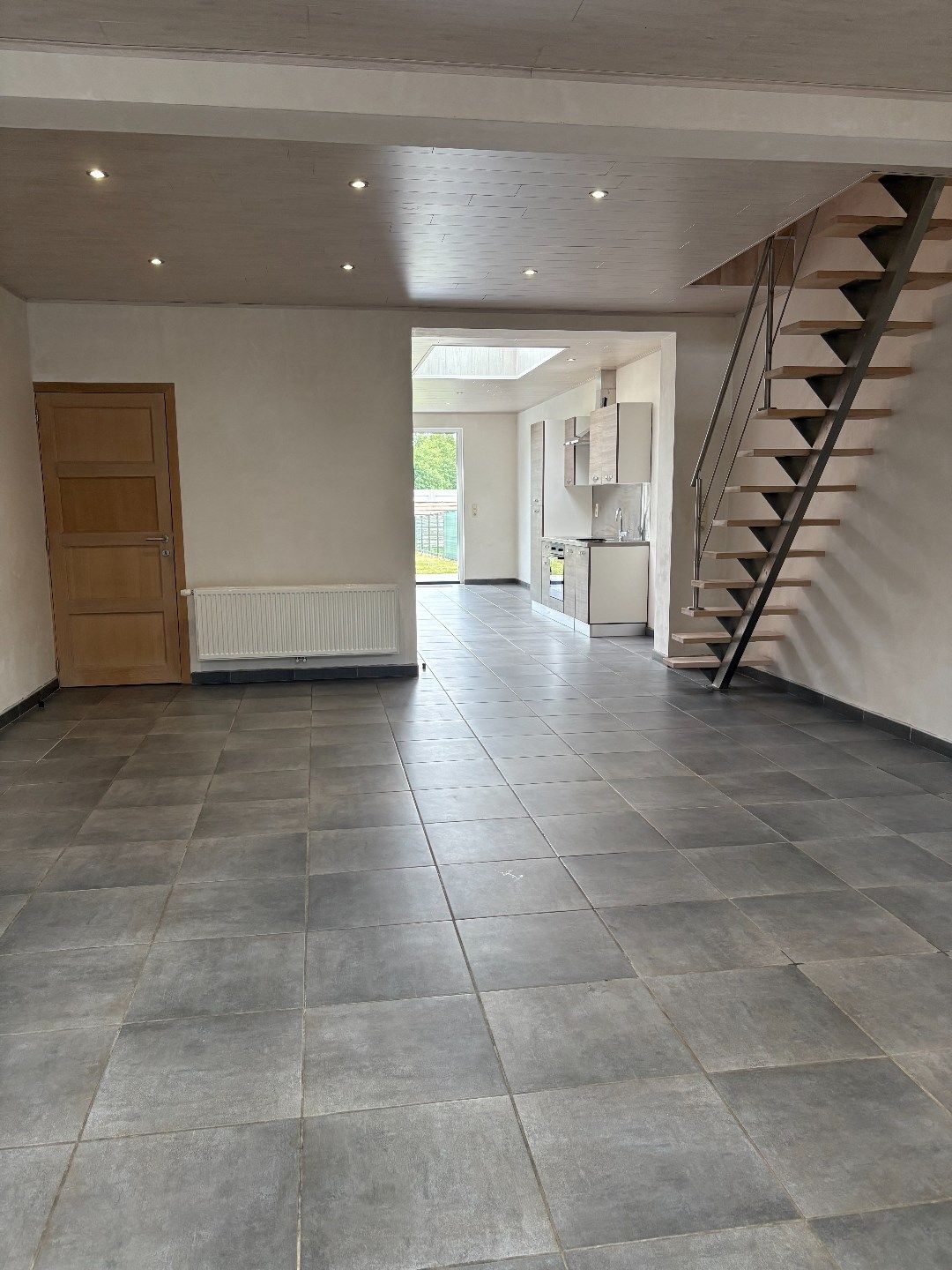 WONING MET 3 SLAAPKAMERS, TUIN EN GARAGE IN GELUVELD foto 3