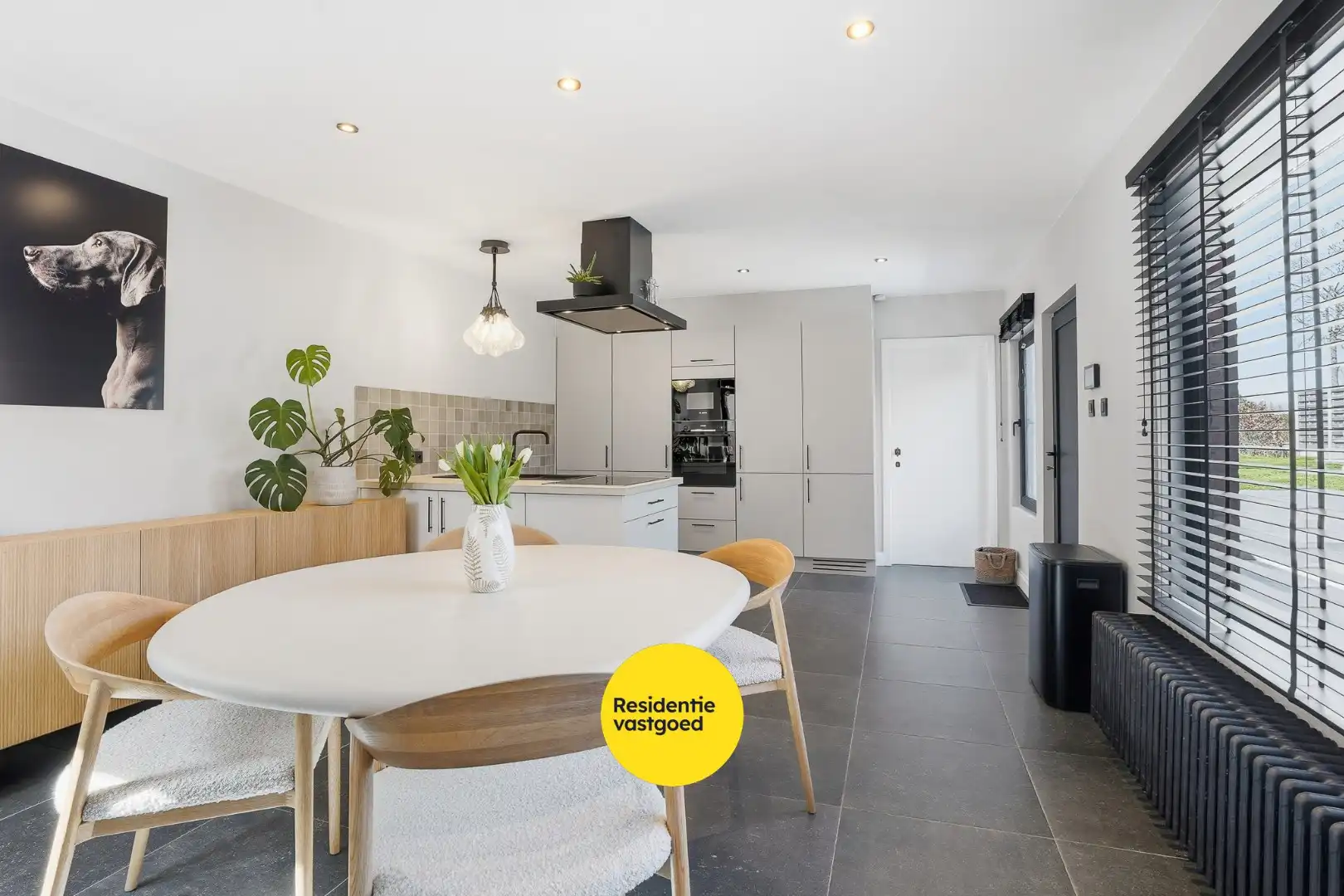 Volledig gerenoveerde alleenstaande woning op toplocatie in Zedelgem foto 7
