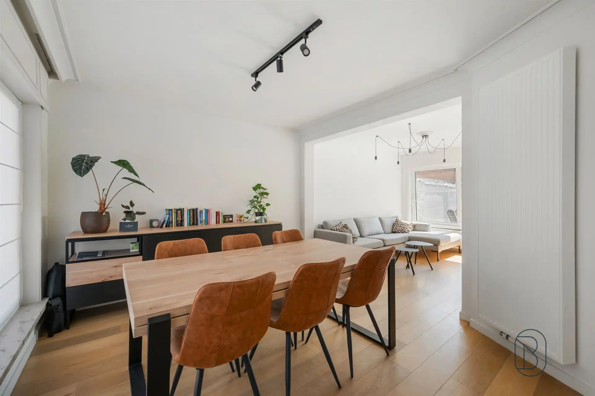 Instapklare woning met zonnige tuin, garage & tweede uitweg foto 5
