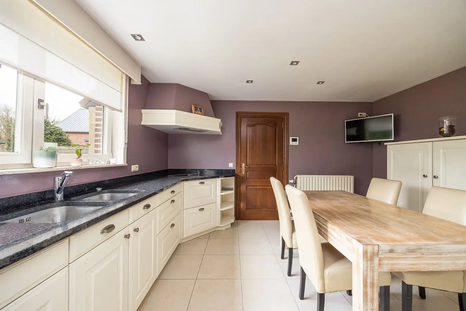 Verzorgde woning met 3 slpk en ruime tuin te Putte foto 5