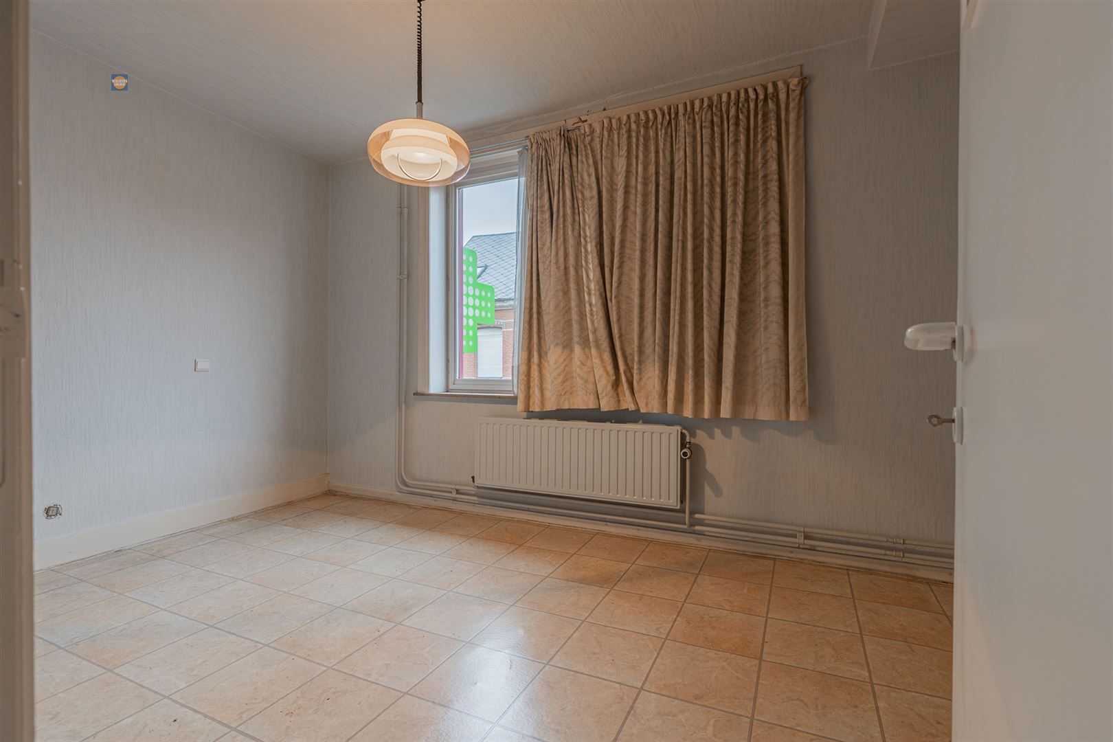 Handelsruimte met appartement foto 12