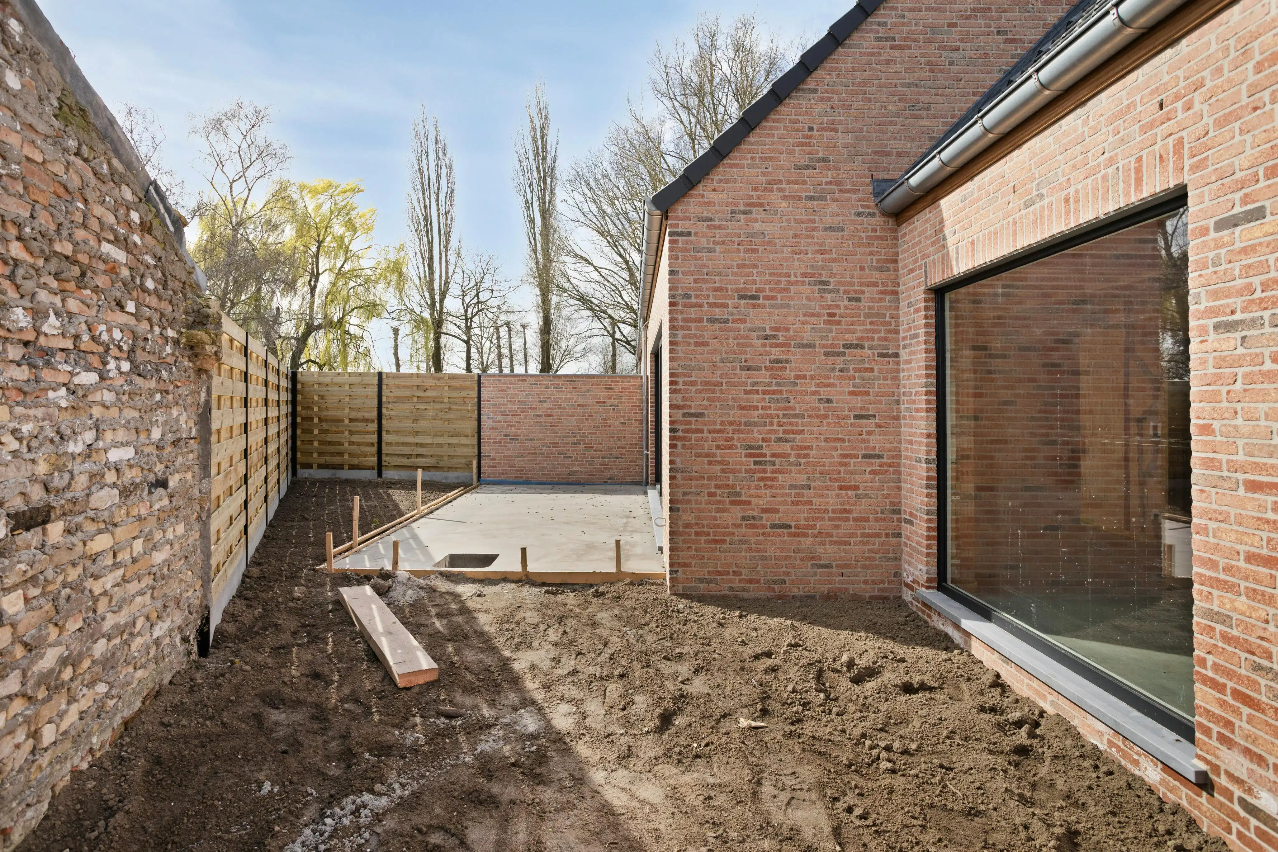 Halfopen nieuwbouwwoning te koop met 3 kamers, oprit en tuin foto 6