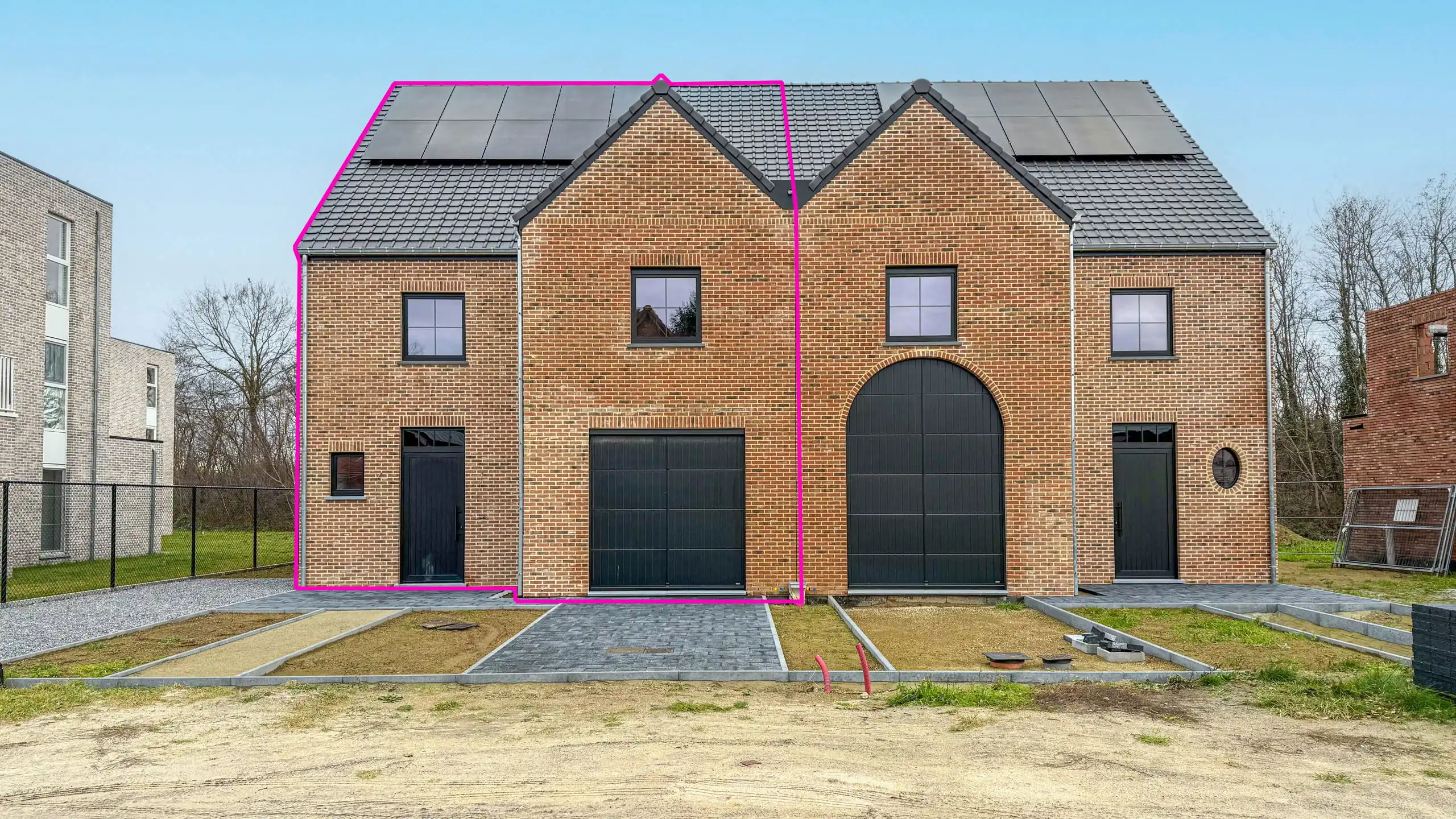 Volledig afgewerkte landelijke woning aan 2% Registratie! foto {{pictureIndex}}