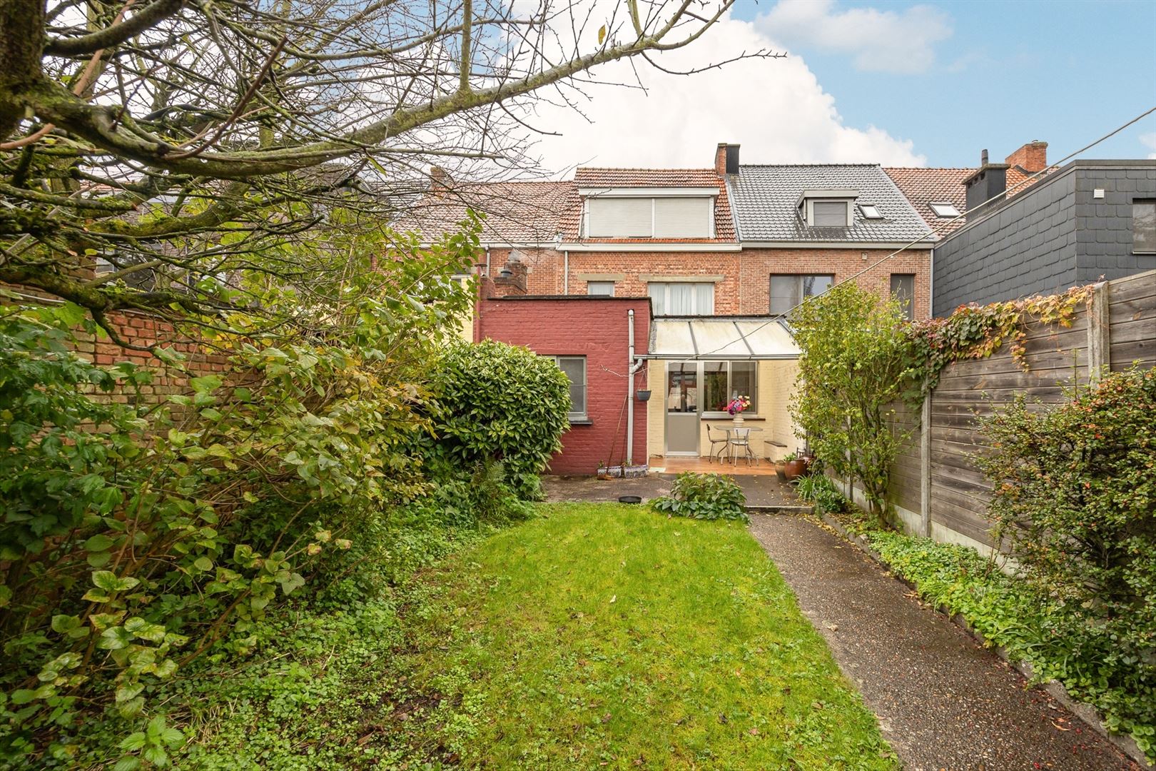 Woning met MAGAZIJN/bijhuis en achteruitgang foto 5