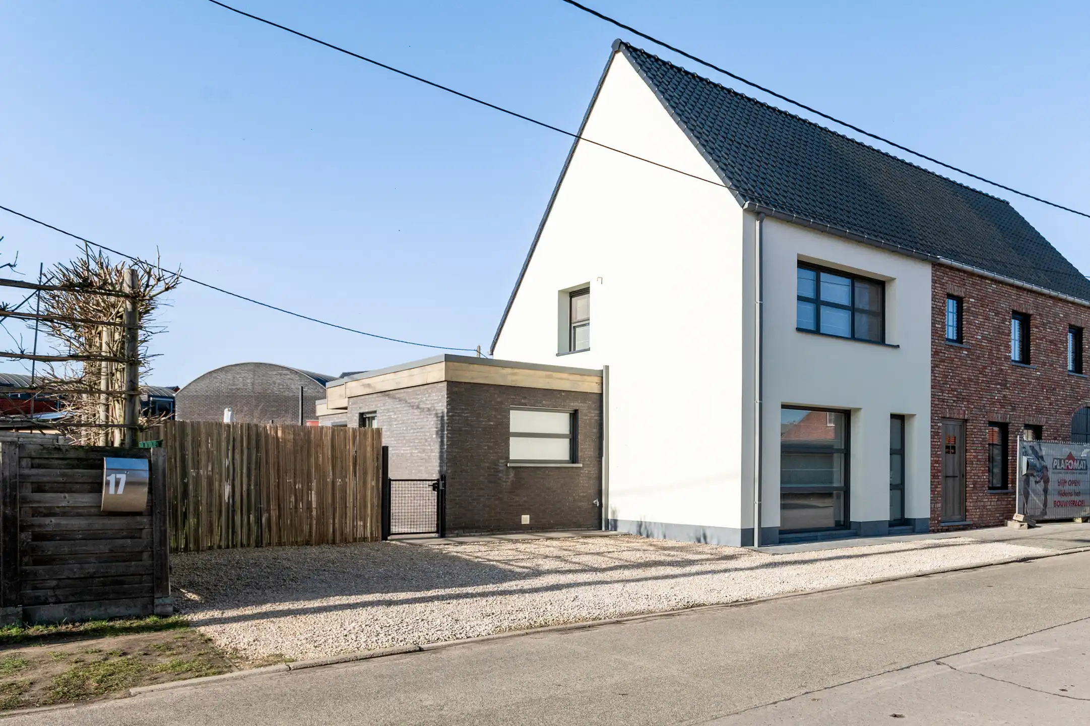 Instapklare en lichte woning op gunstige ligging op 430 m² foto 2