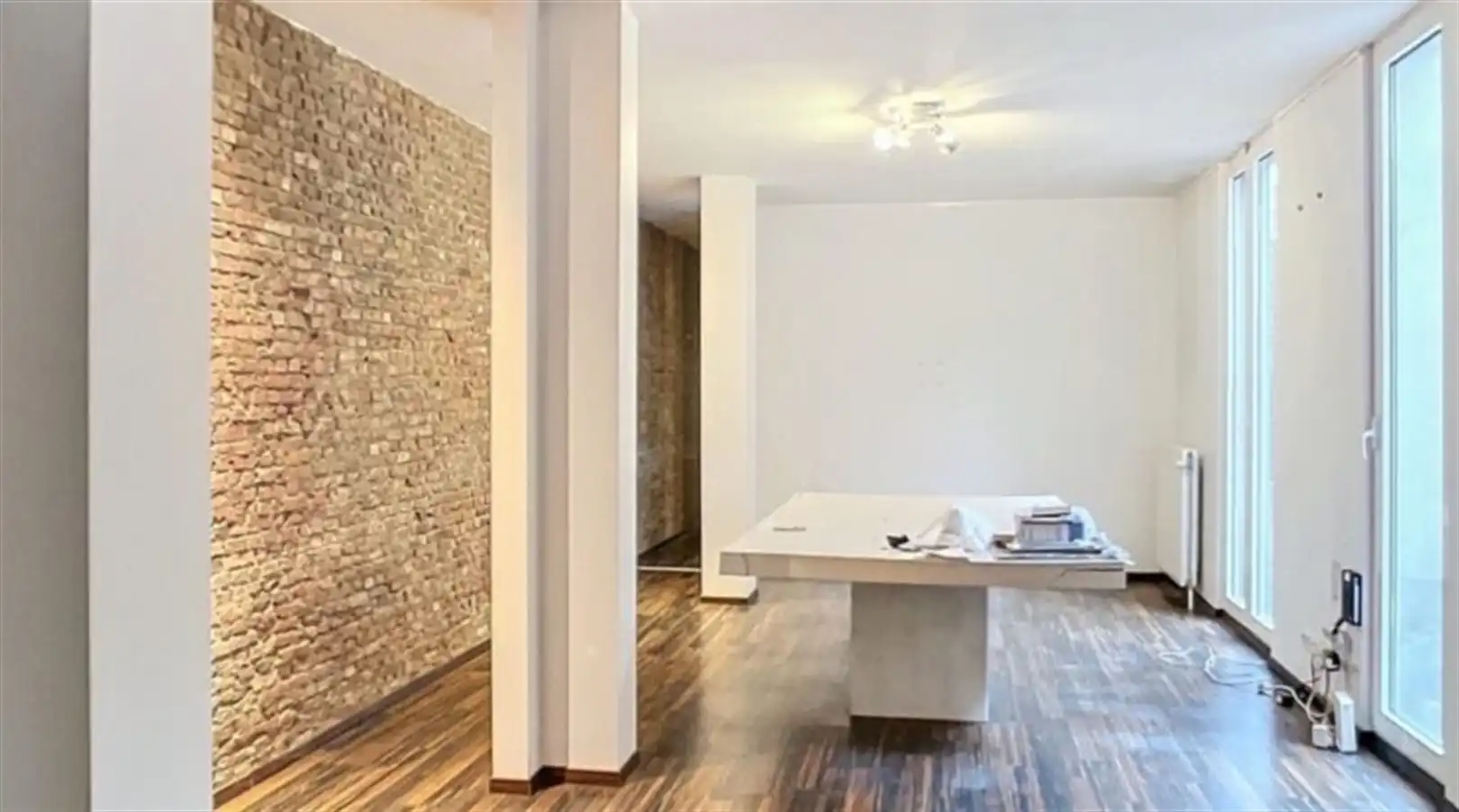 Kantoorgebouw foto 8