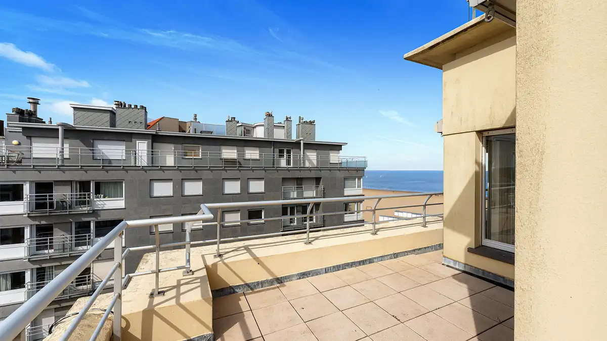 Appartement met veel potentieel: zon, zeezicht en rust foto 14