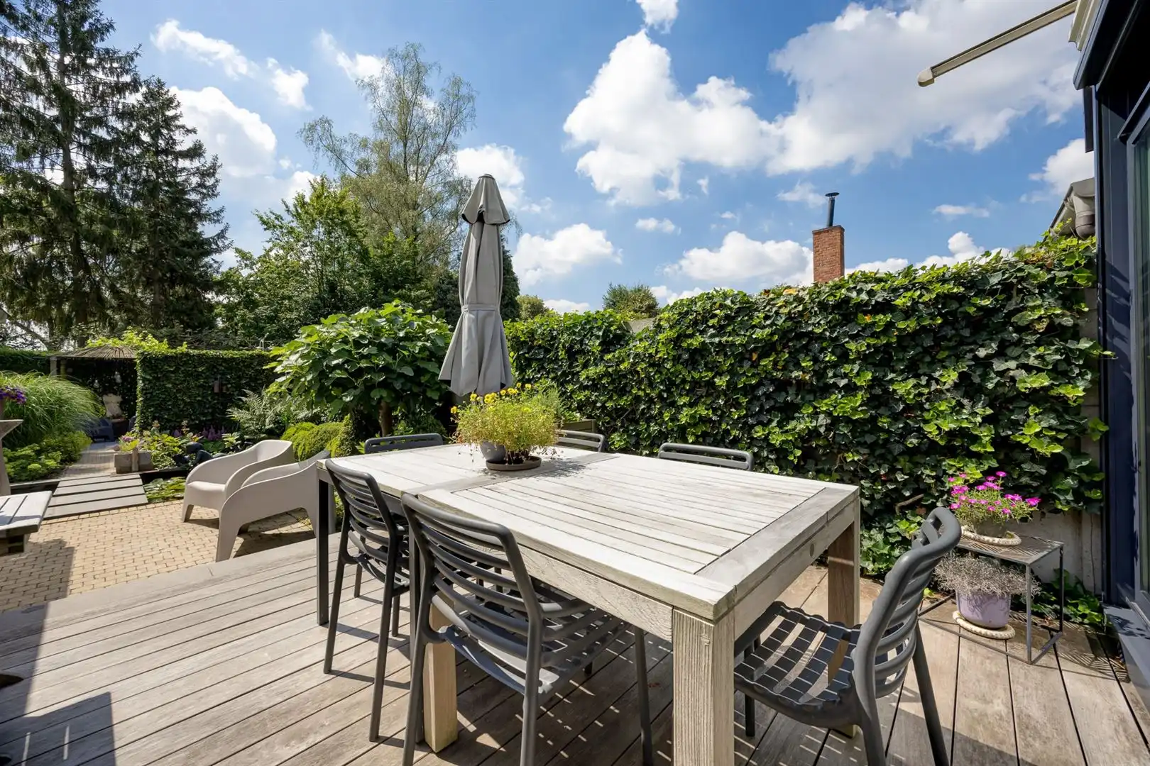 Prima onderhouden woning met 4 SLK op toplocatie foto 3