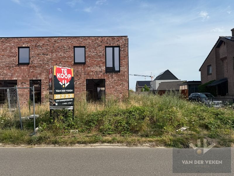 Rustig en centraal gelegen half open BEN-woning met 3 slaapkamers. foto 2