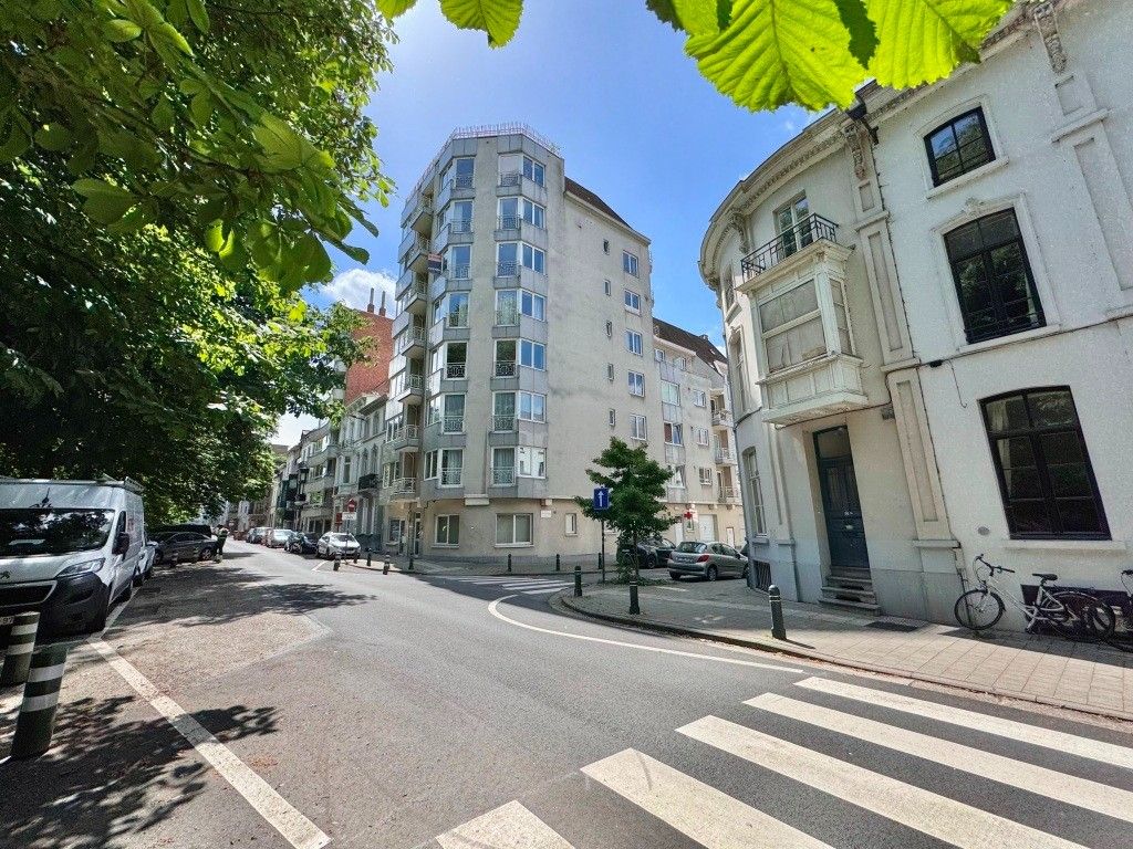 Residentieel erg ruim appartement met parkzicht en drie terrassen foto 23