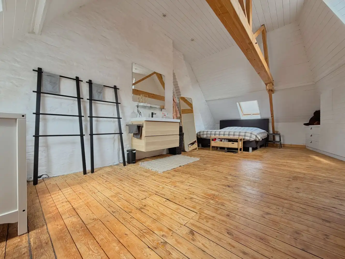 Hippe, lichtrijke woning met garage + terras in Rumbeke foto 9