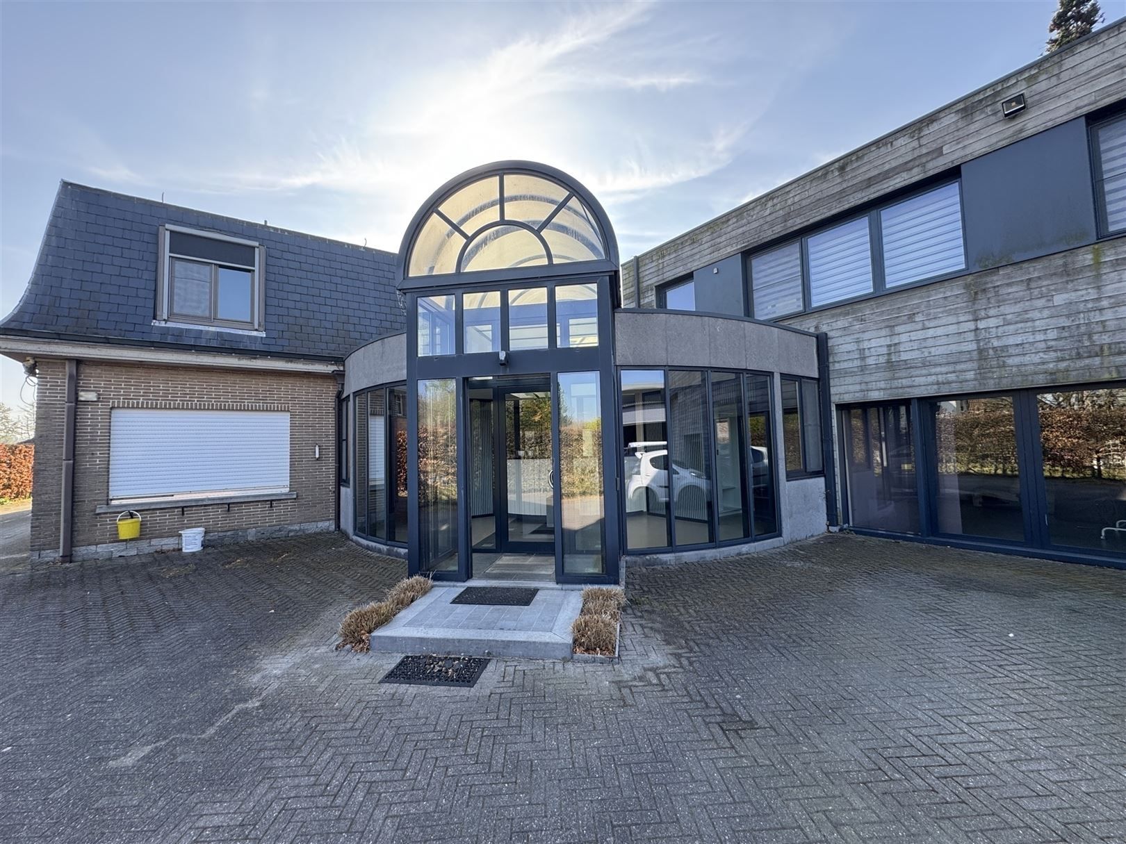 Woning met kantoren en magazijn van 1500m² foto 19