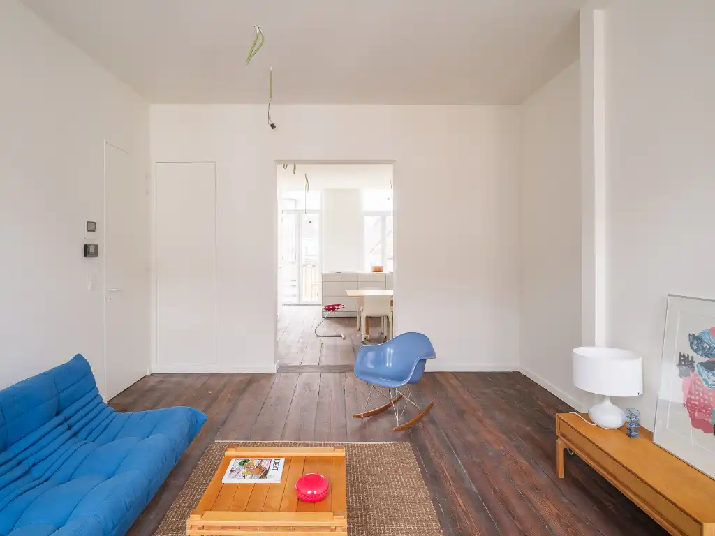 Gerenoveerd tweeslaapkamerappartement met zonnig terras in een voormalige herenwoning, nabij het historisch centrum van Gent. foto 6