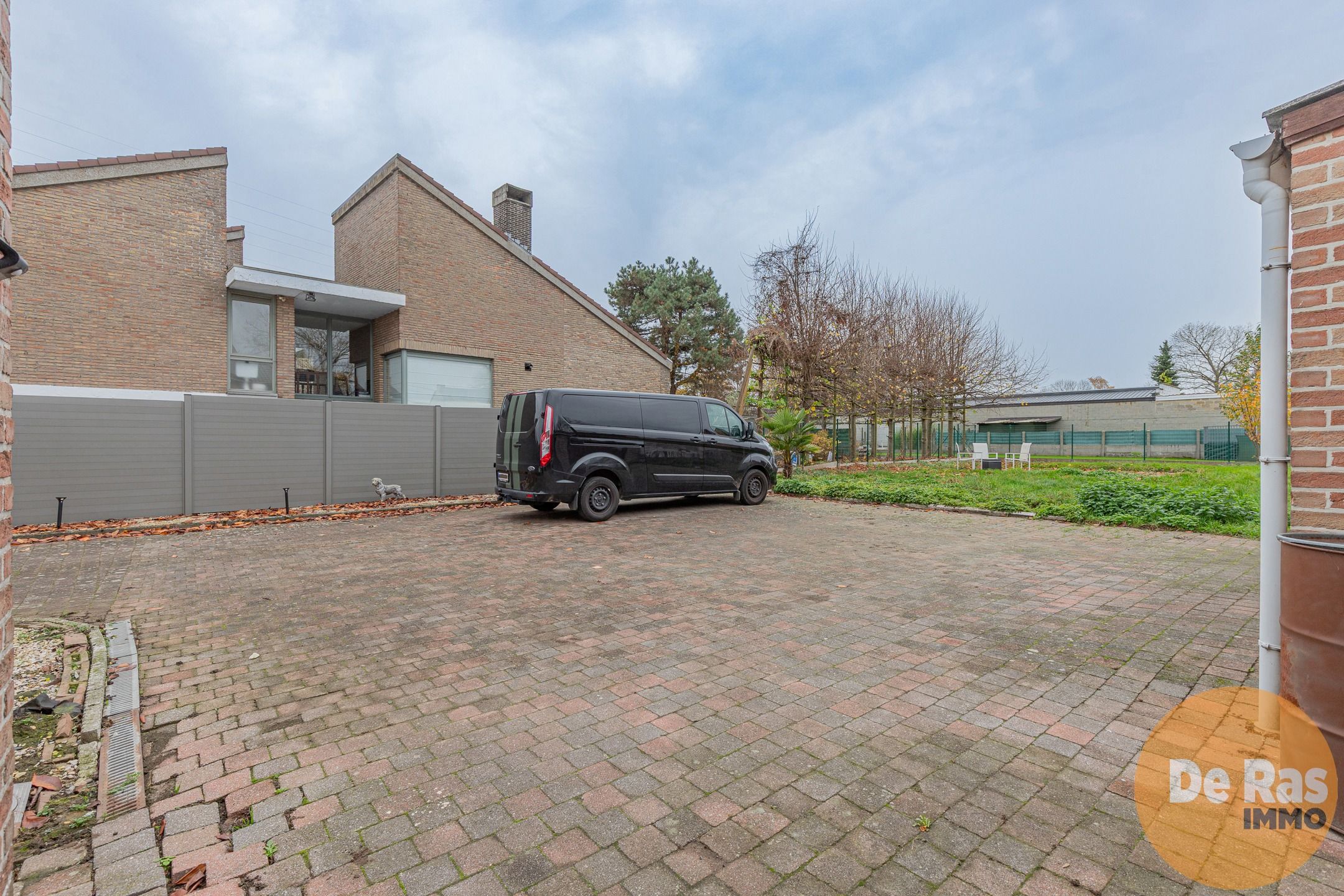 NIEUWERKERKEN - Gerenoveerde HOB met tuin op toplocatie foto 21