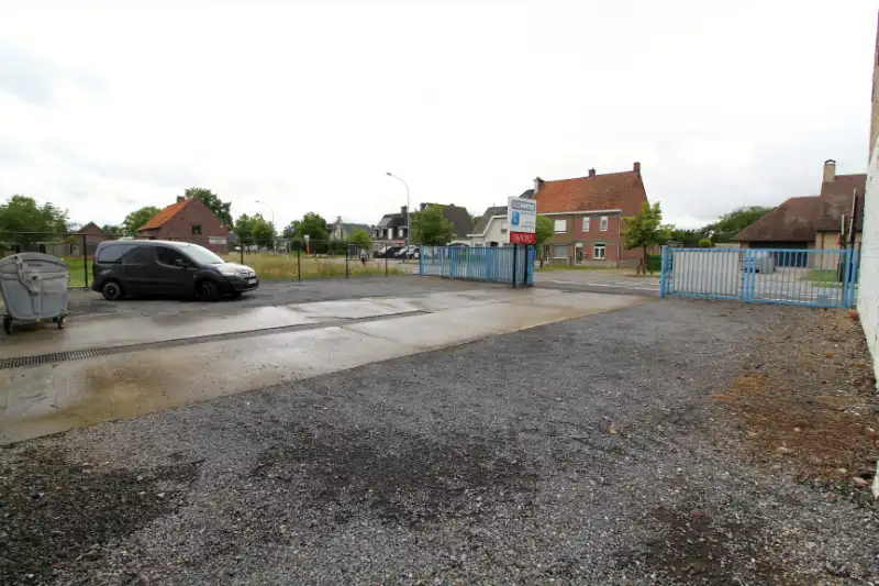 Bedrijfsgebouw met koer te huur foto 5