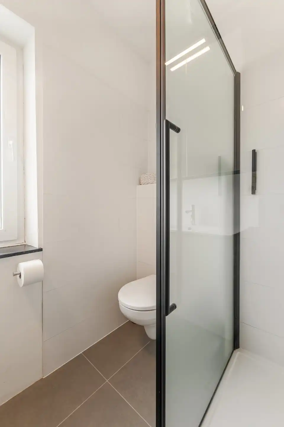 Veelzijdige woning met grote garage te Vlijtingen foto 14