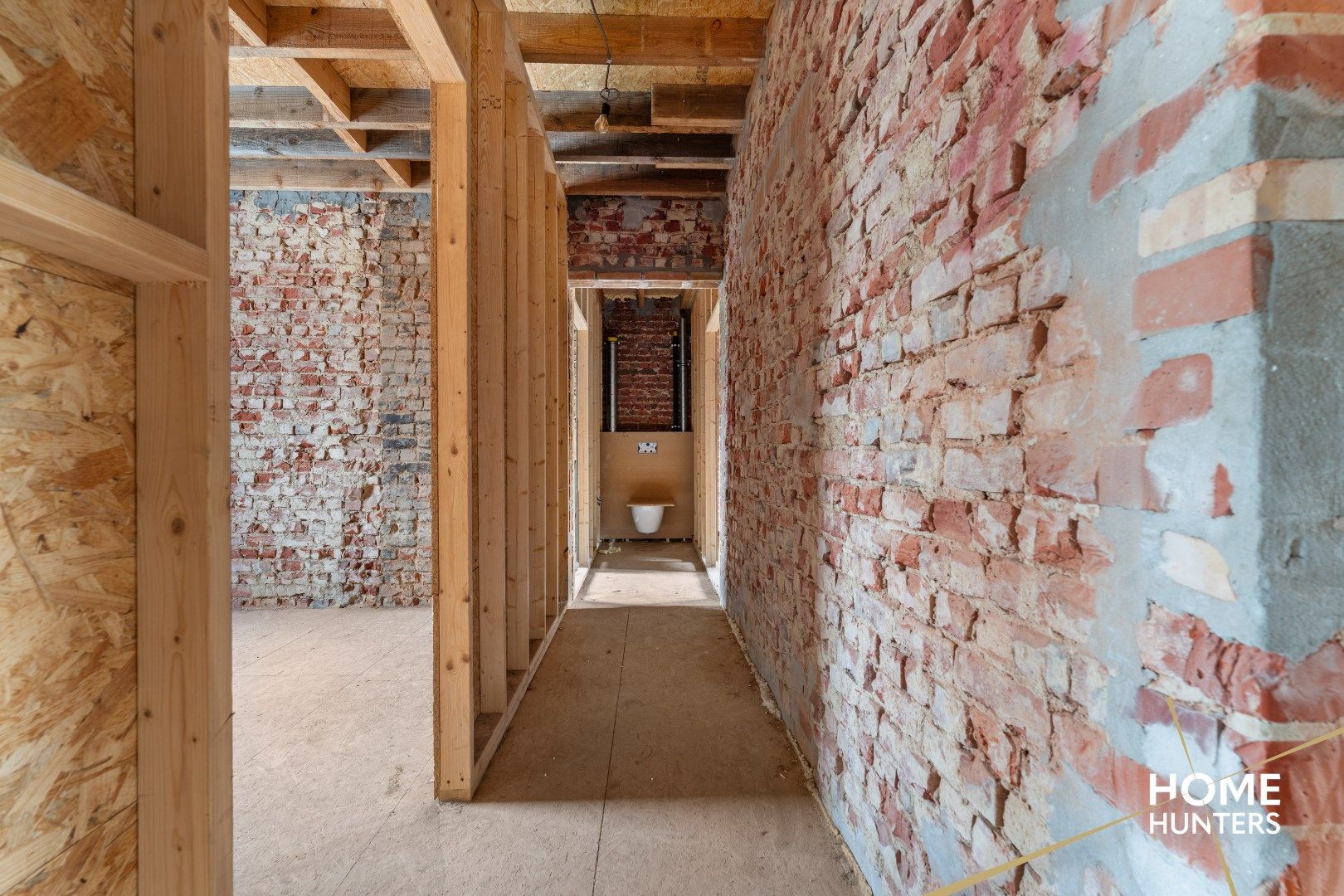 Verder af te werken woning met 3 slaapkamers, dressing, garage en ruime tuin – Ieper foto 16