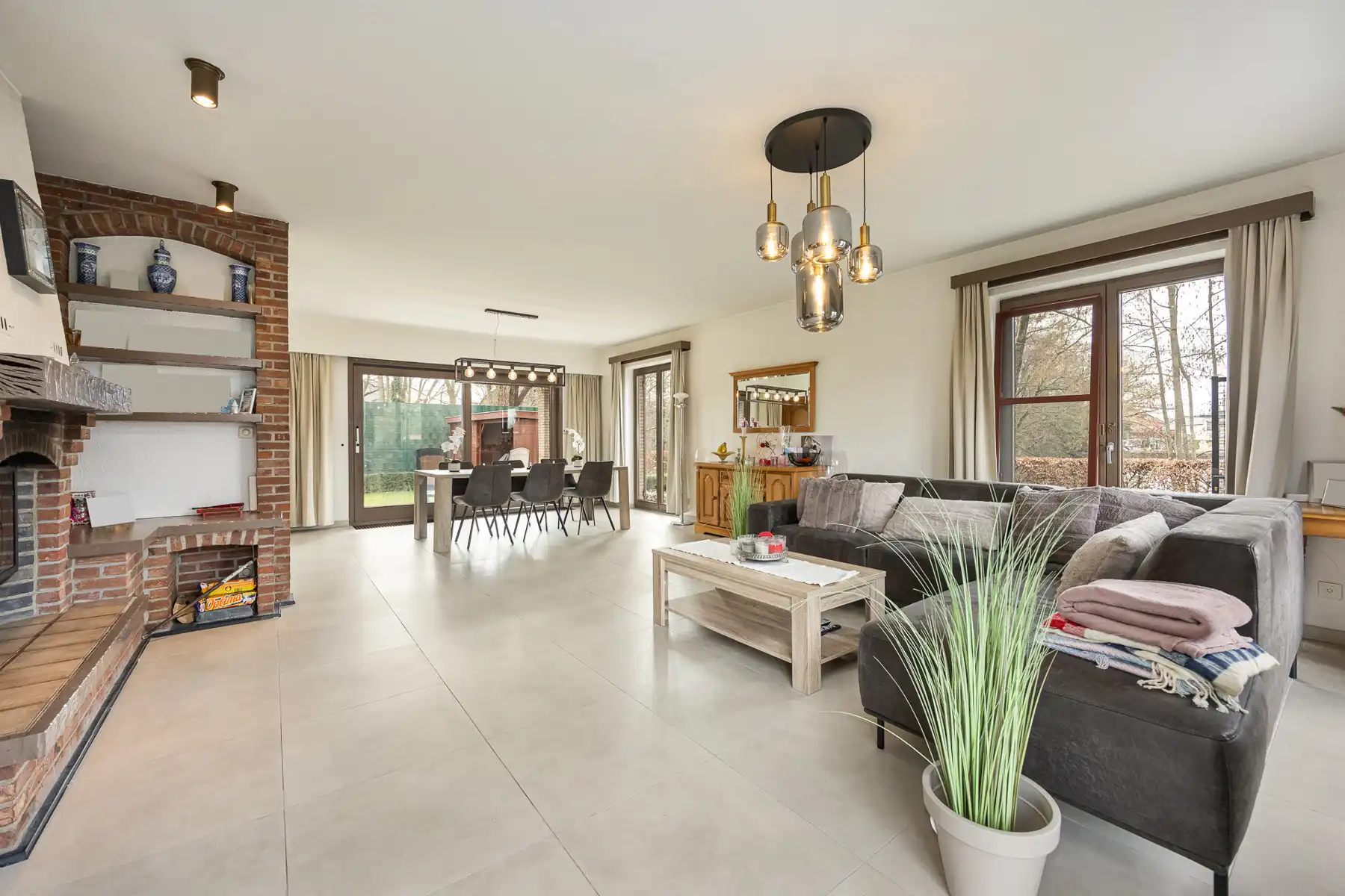 Verrassend ruime woning met 6 slaapkamers en 2 badkamers foto 4